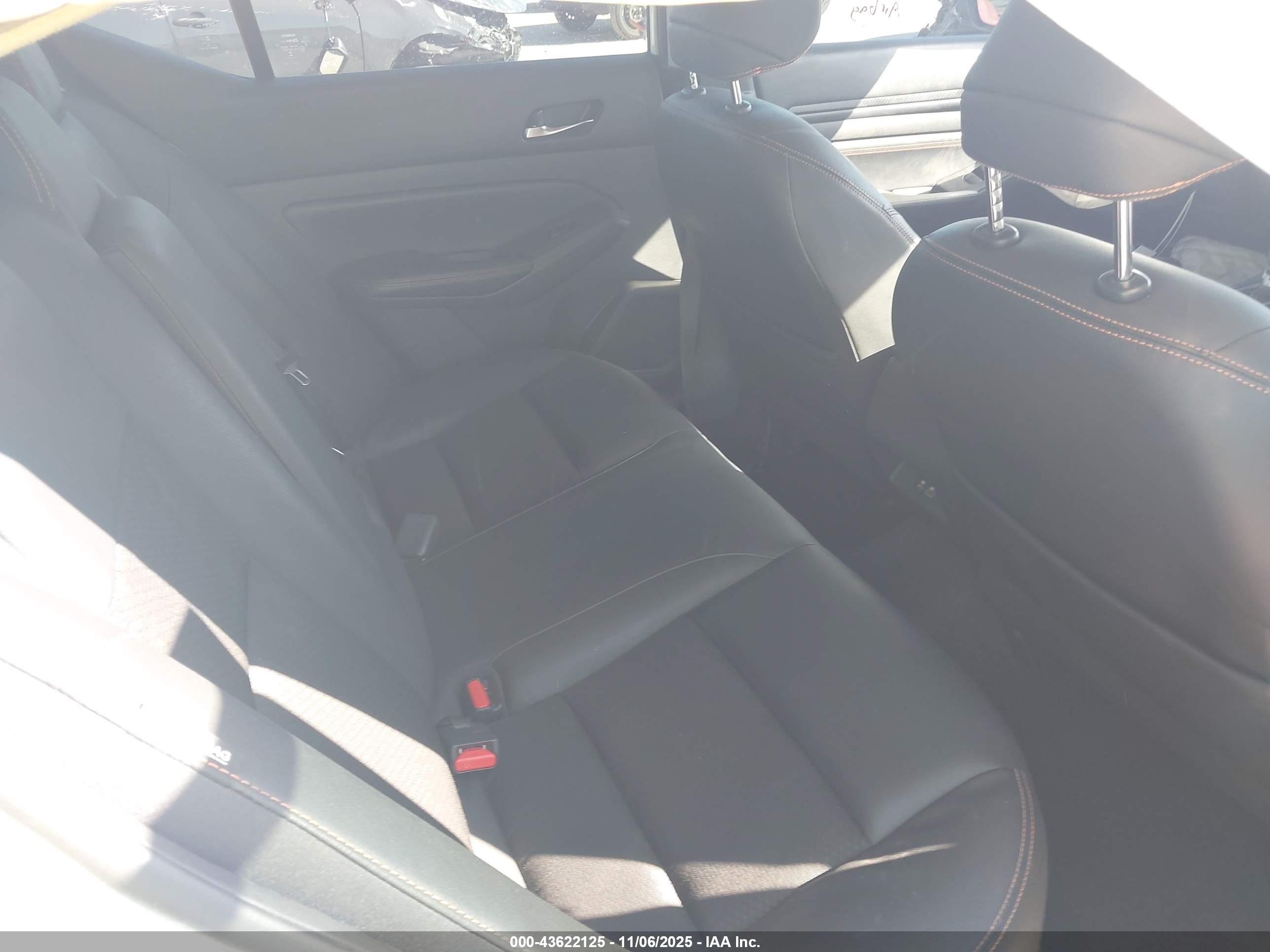 NISSAN ALTIMA image 8
