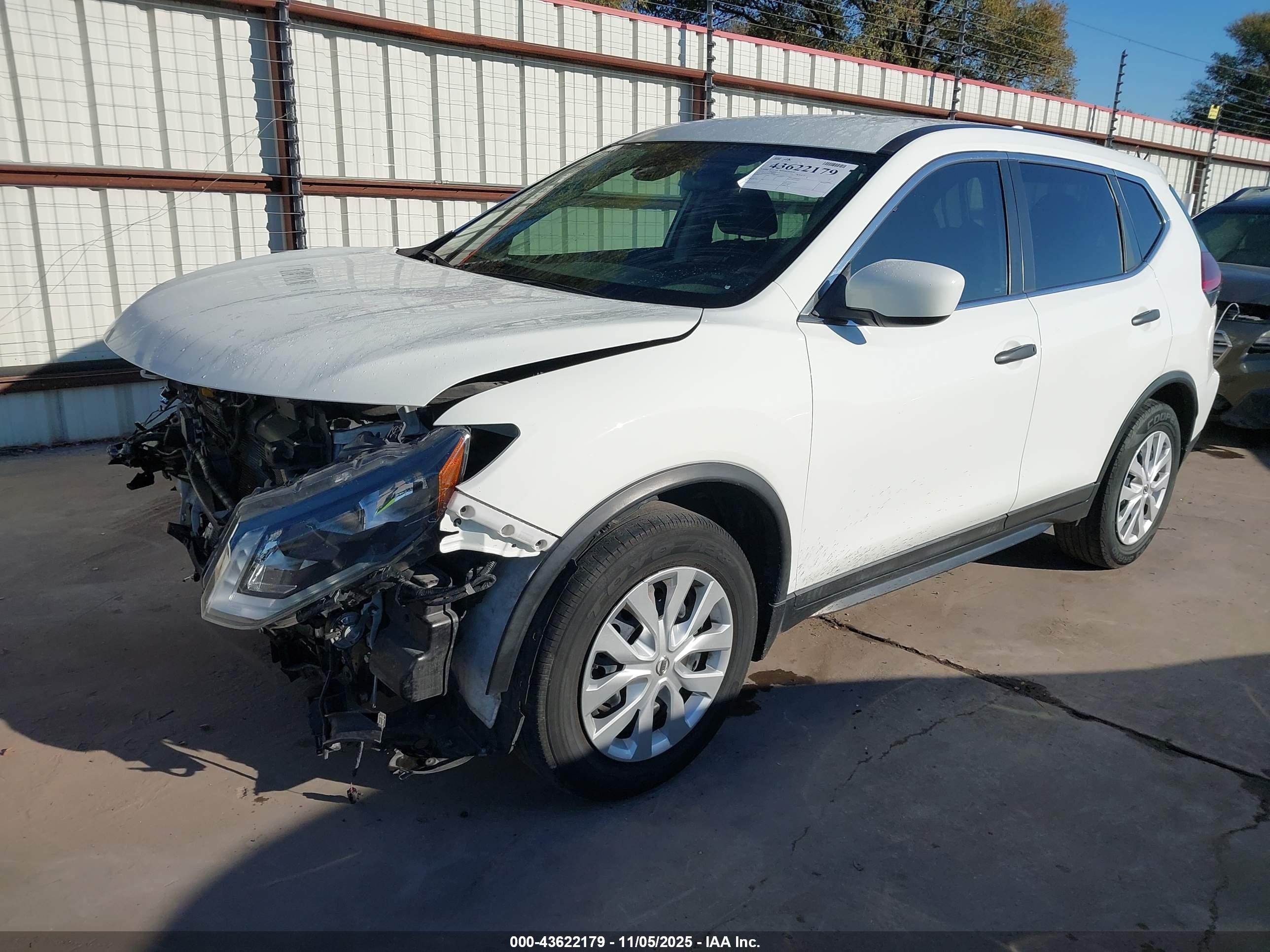NISSAN ROGUE image 2