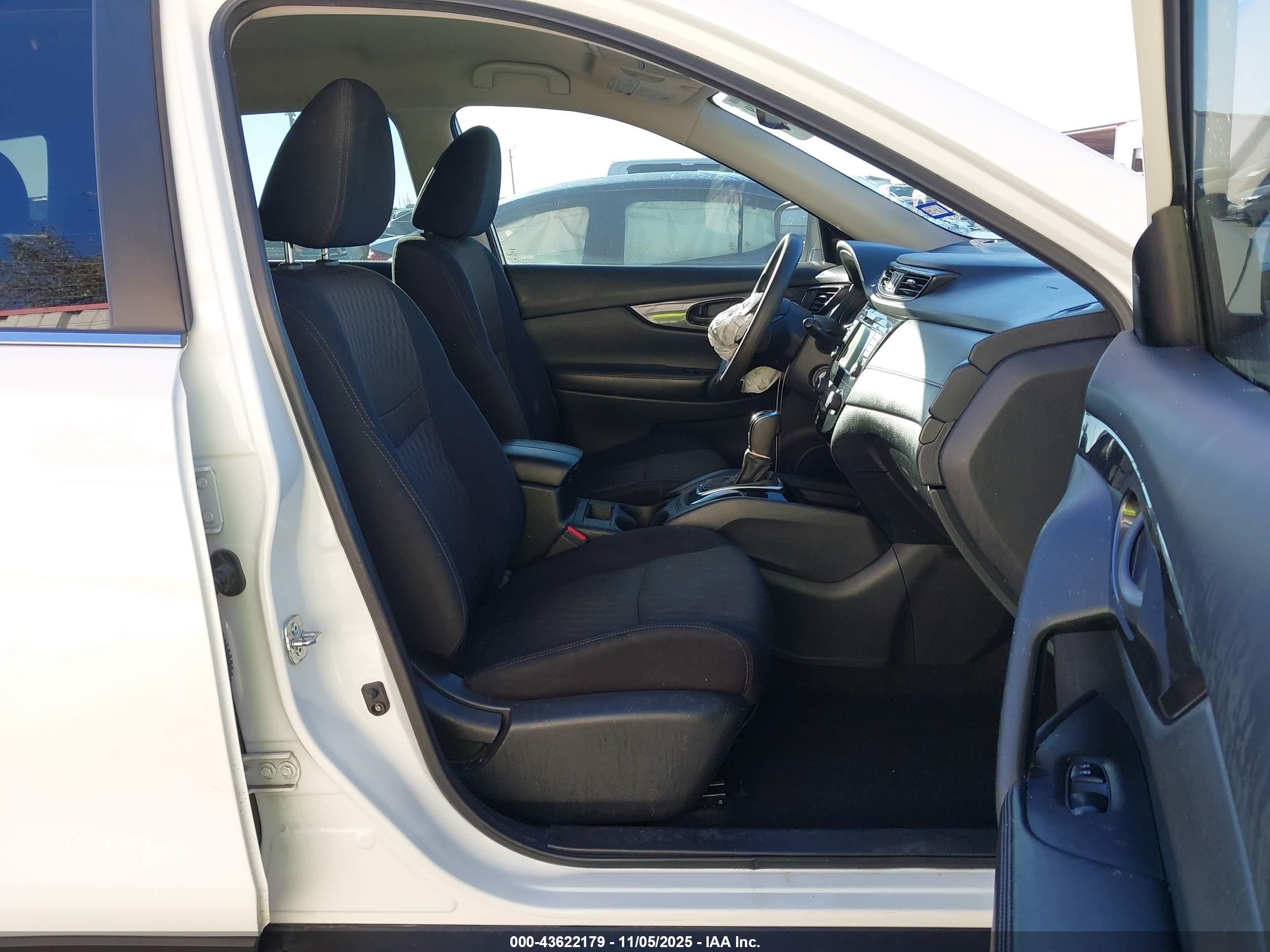 NISSAN ROGUE image 5