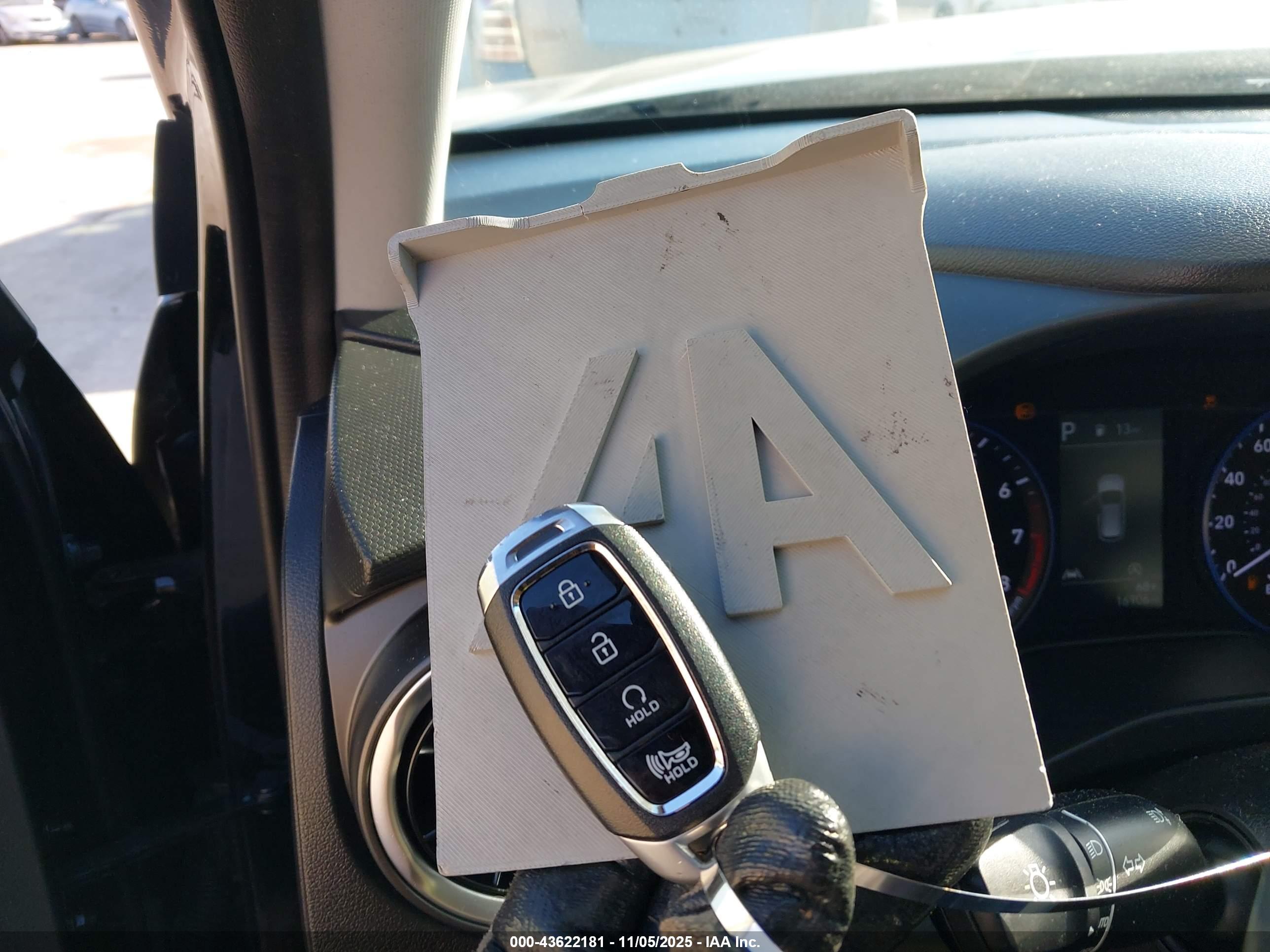 HYUNDAI KONA image 11