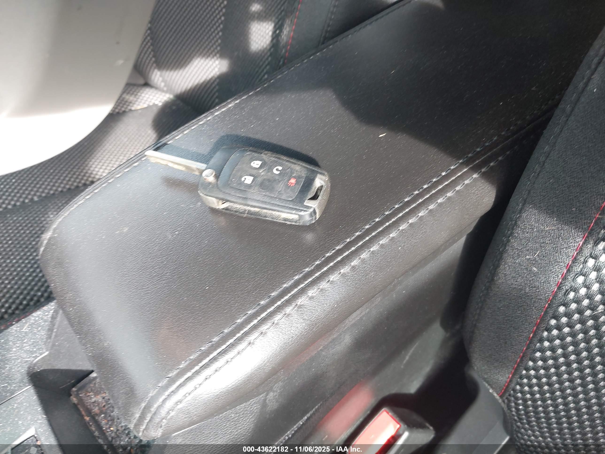 CHEVROLET EQUINOX image 11