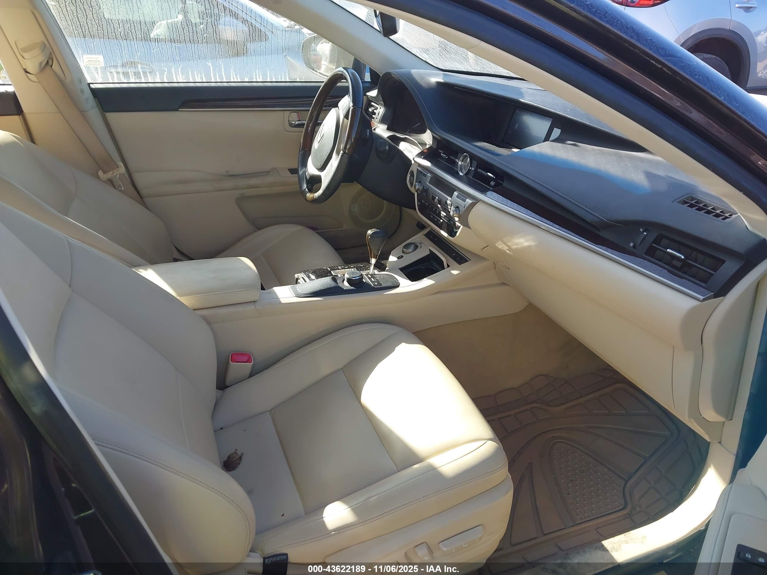 LEXUS ES image 5