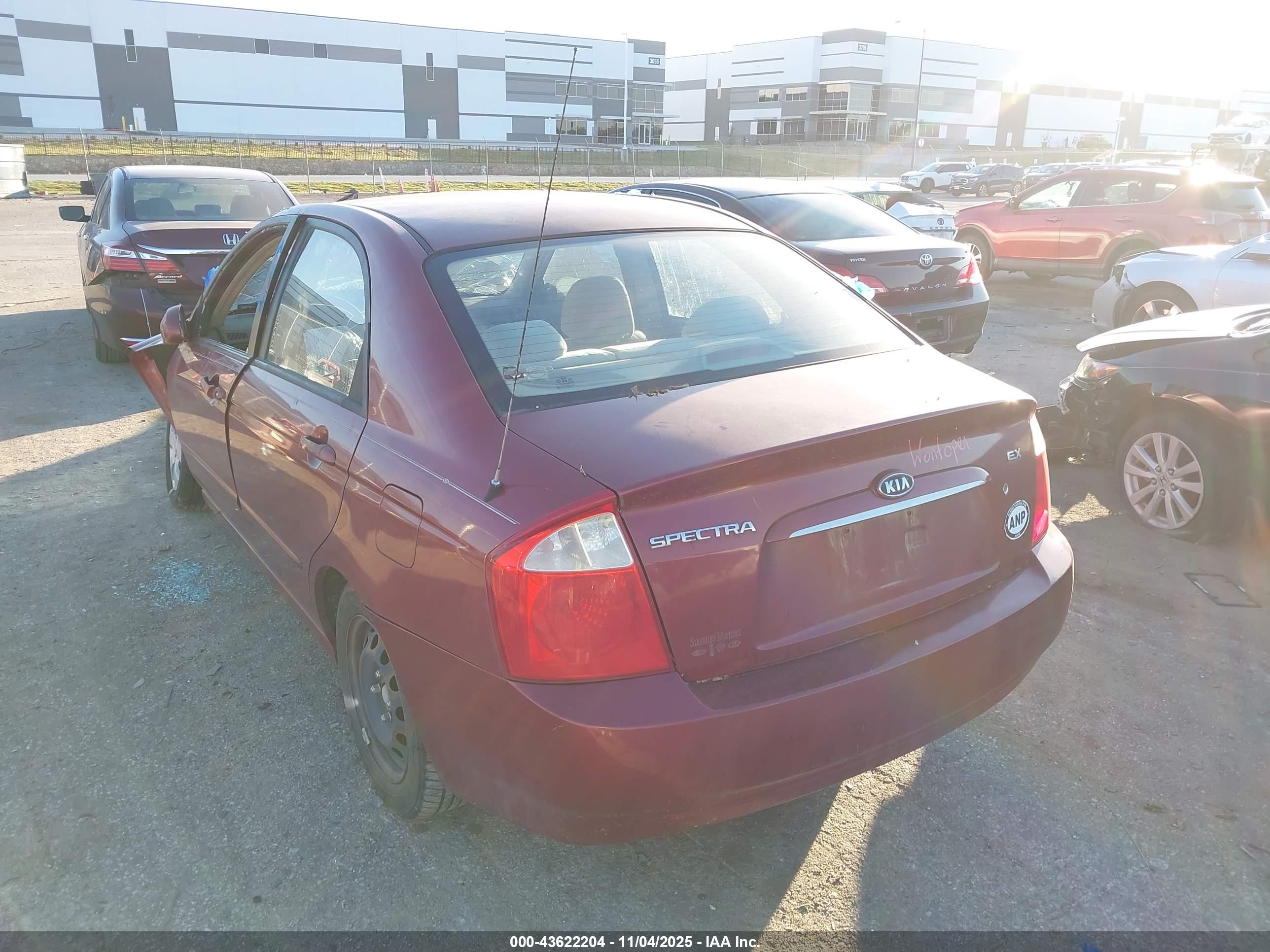 KIA SPECTRA image 3