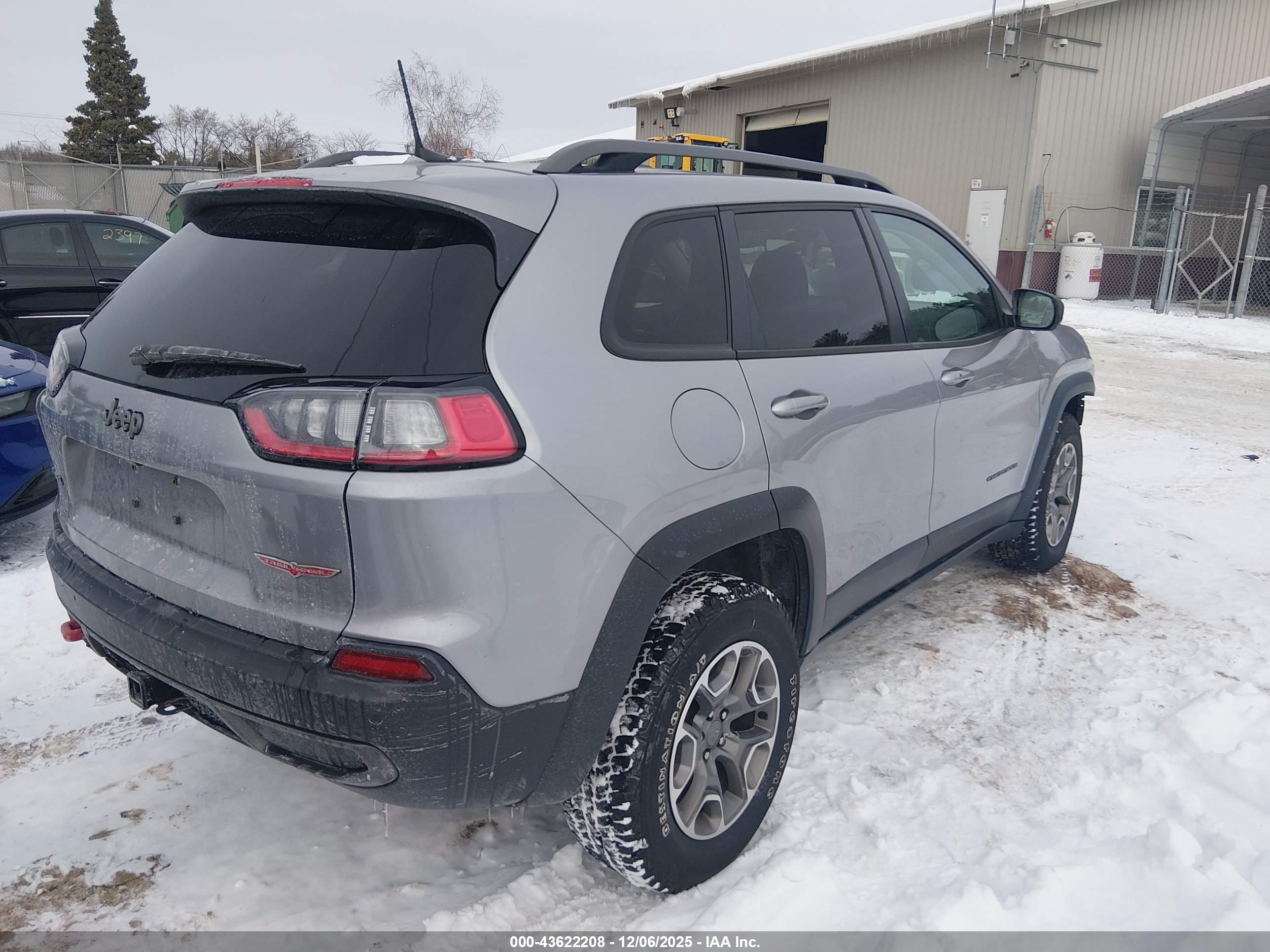 JEEP CHEROKEE image 4