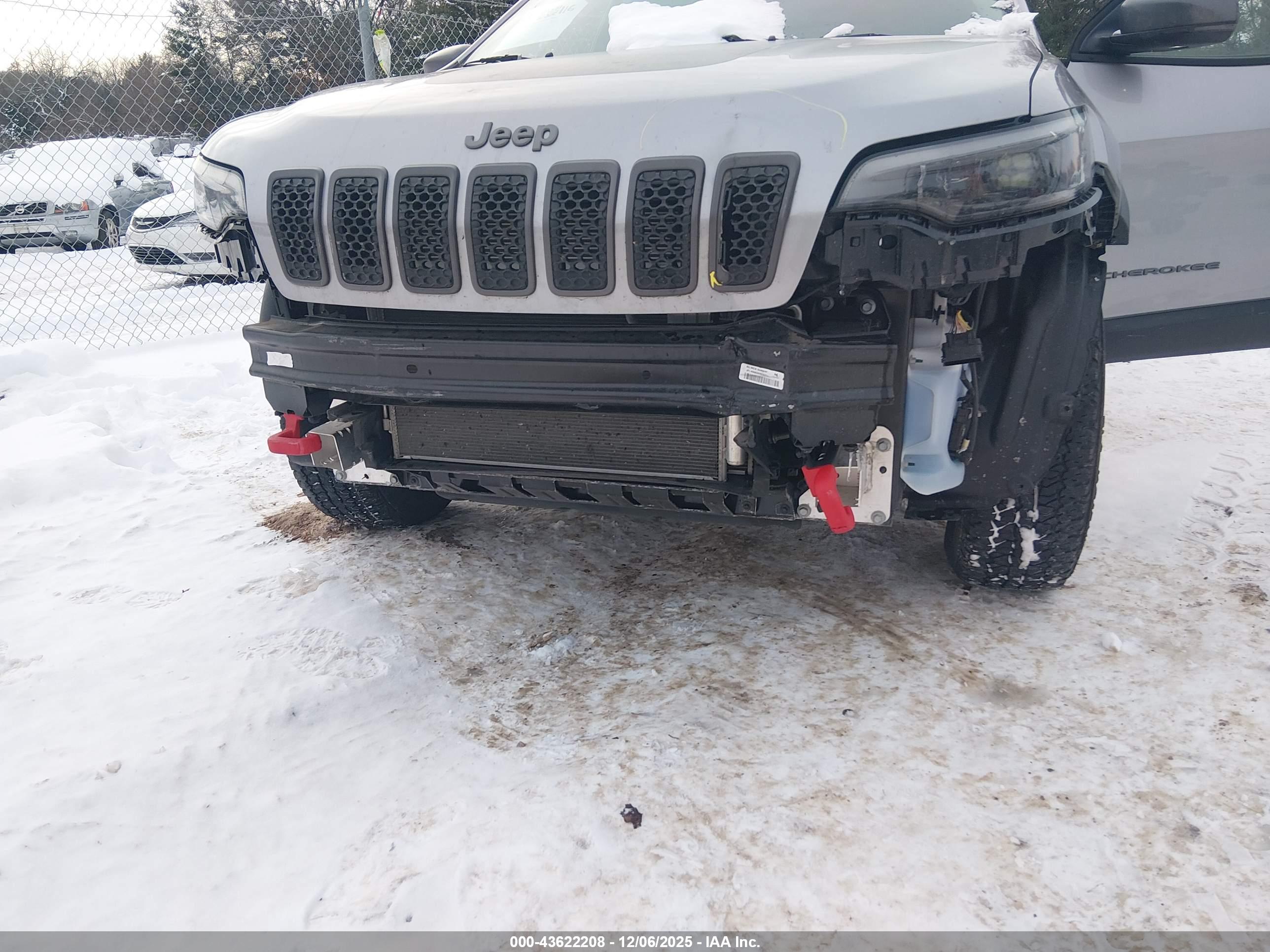 JEEP CHEROKEE image 6