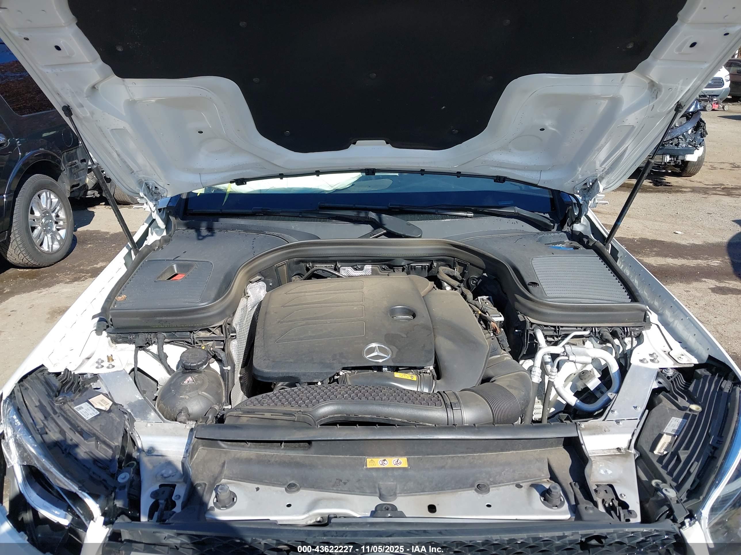 MERCEDES-BENZ GLC image 10