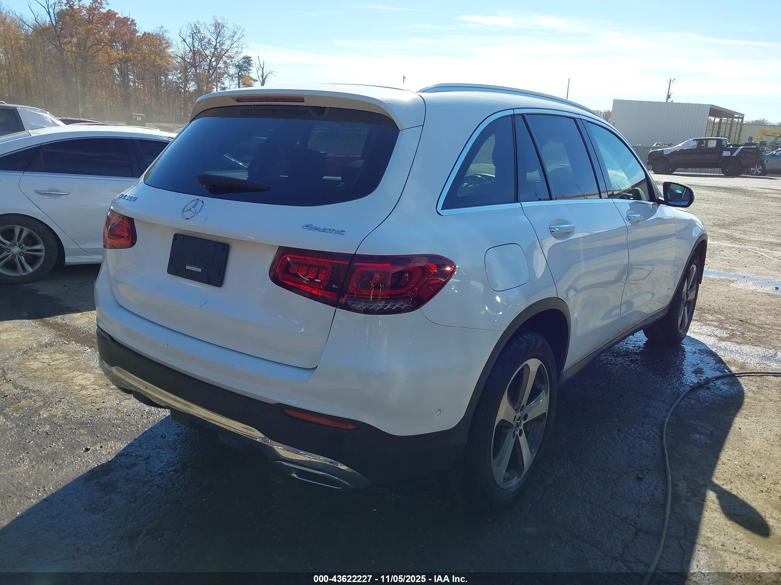 MERCEDES-BENZ GLC image 4