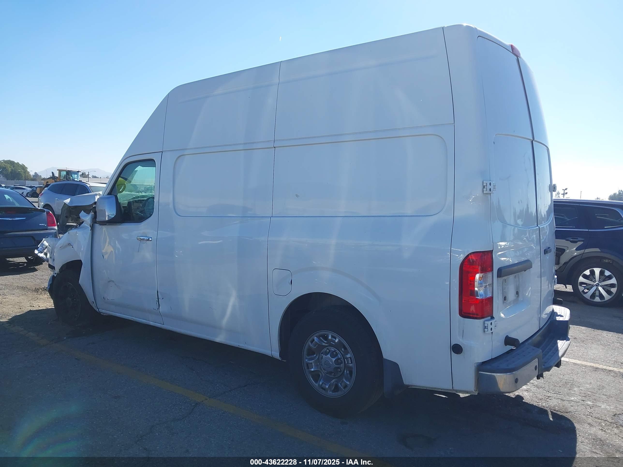 NISSAN NV image 3