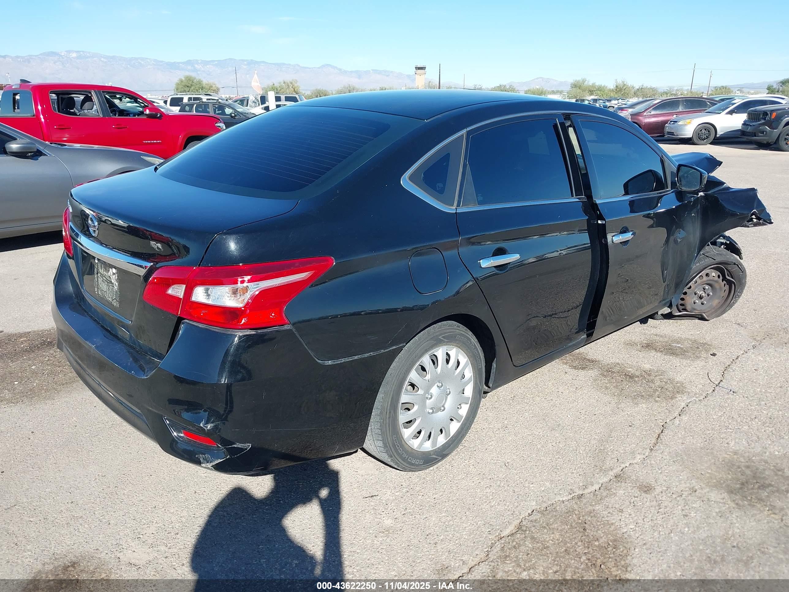 NISSAN SENTRA image 4