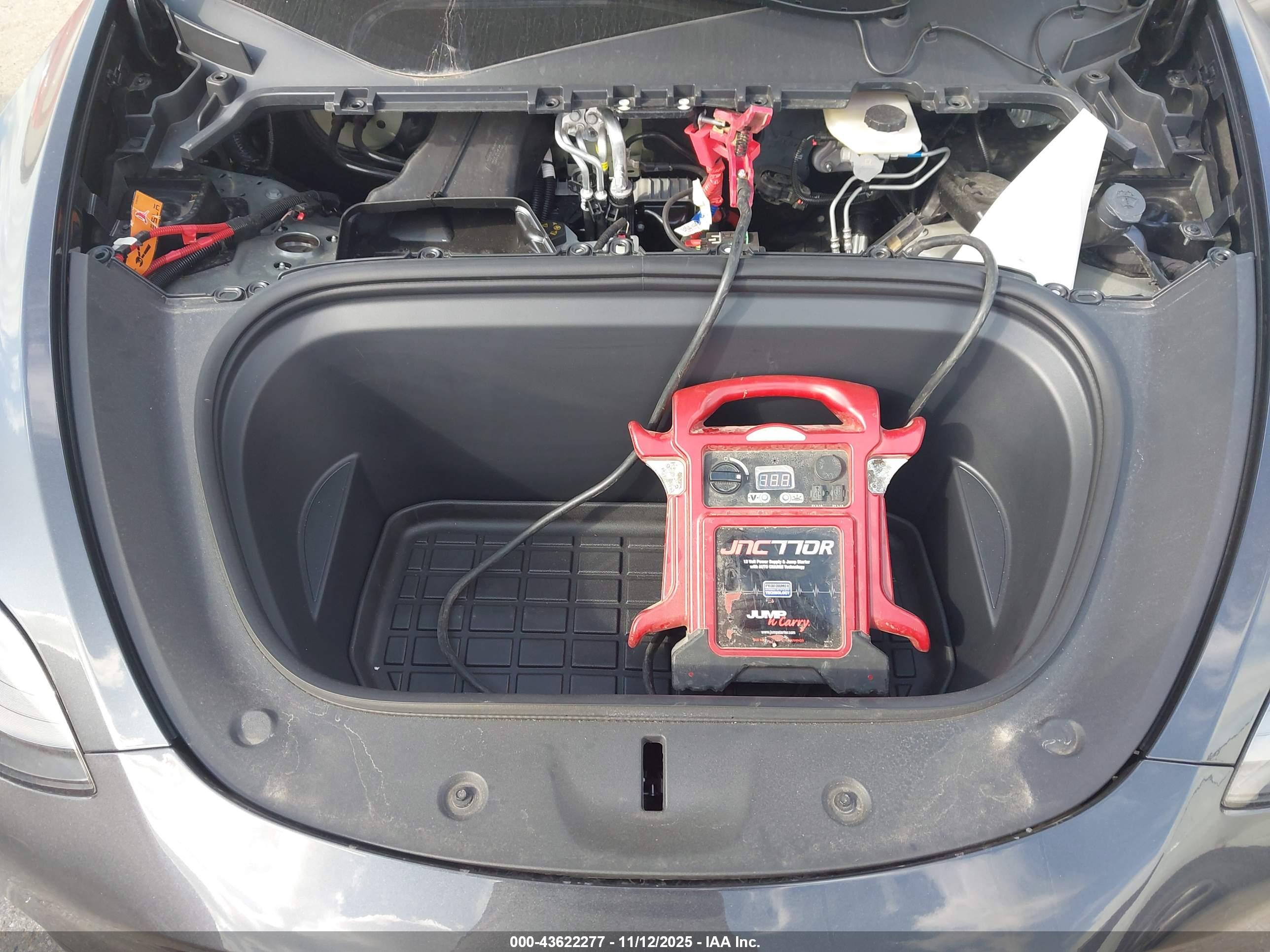 TESLA MODEL image 10