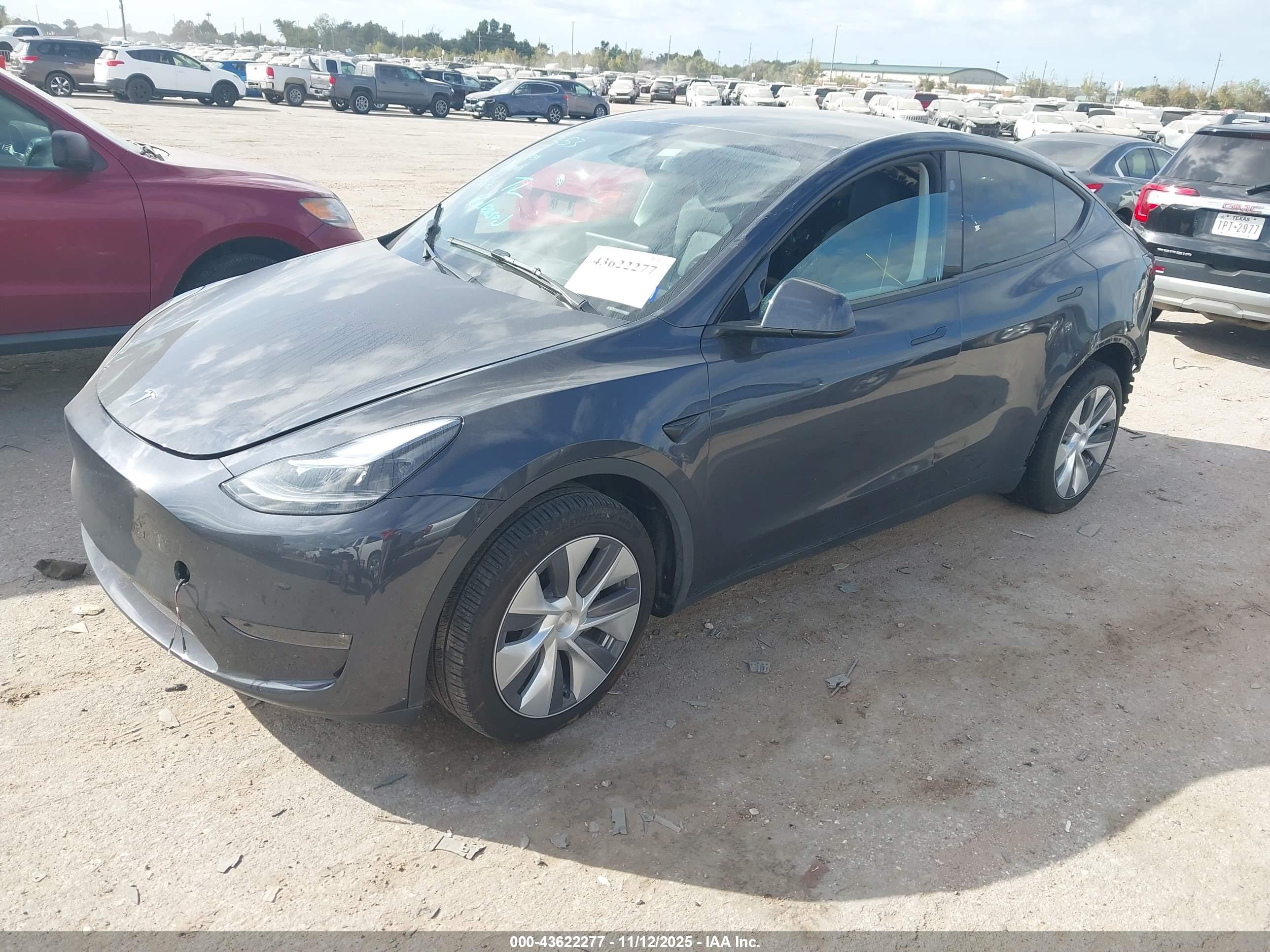 TESLA MODEL image 2