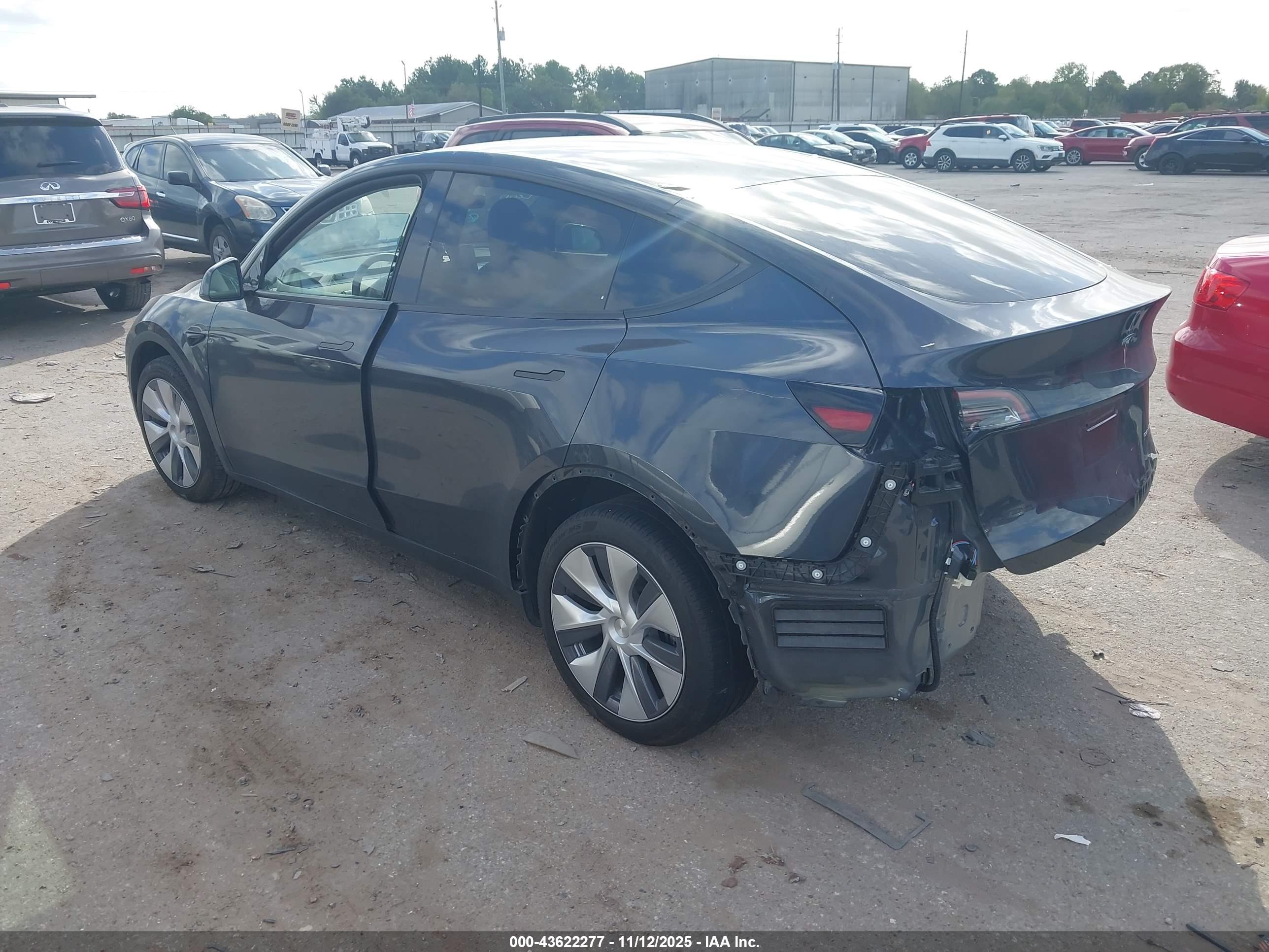 TESLA MODEL image 3