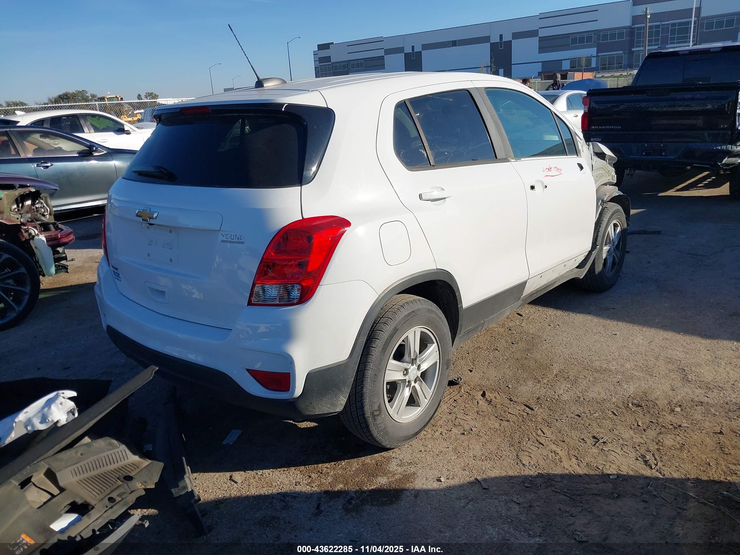 CHEVROLET TRAX image 4