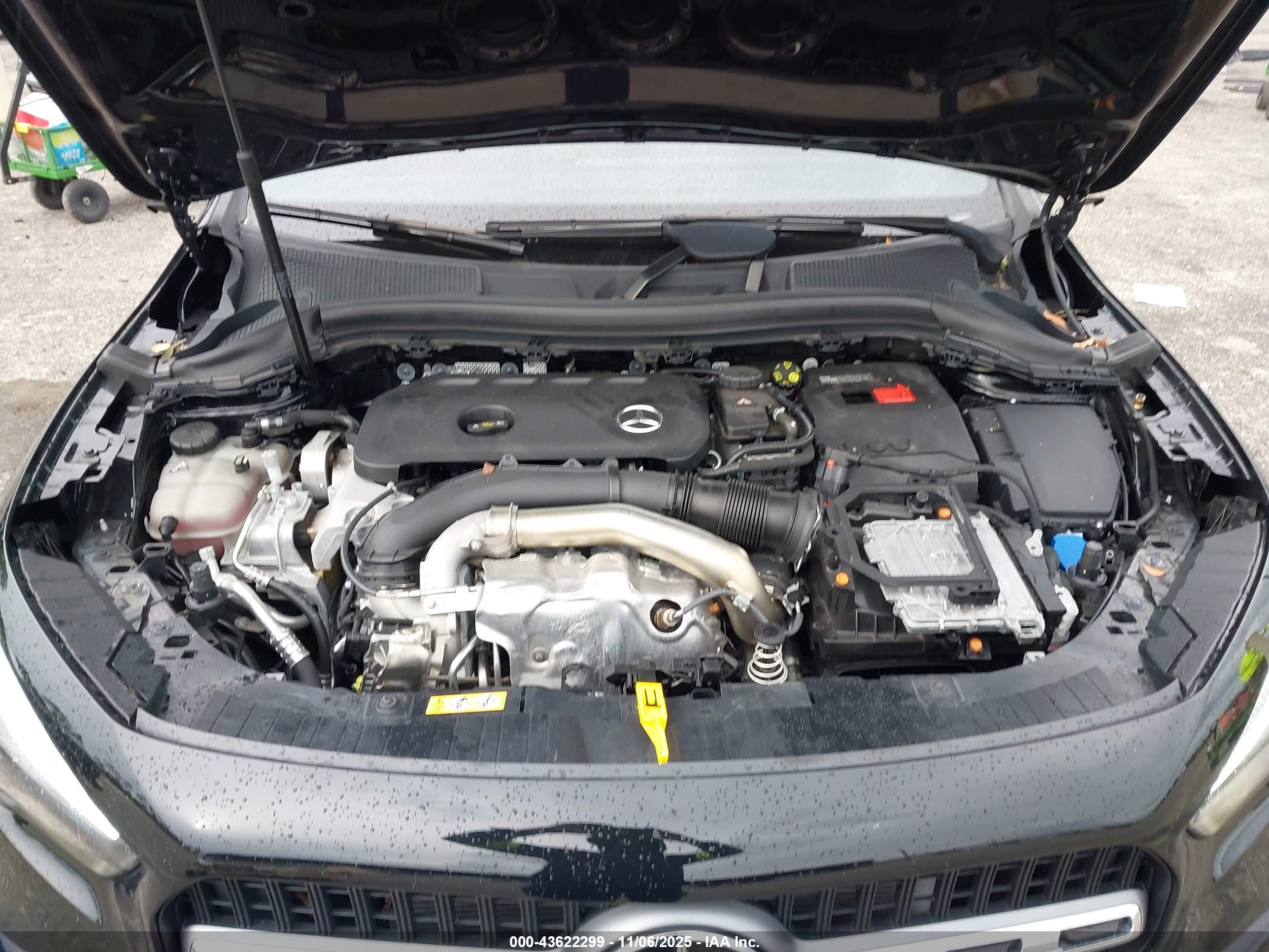 MERCEDES-BENZ GLA image 10