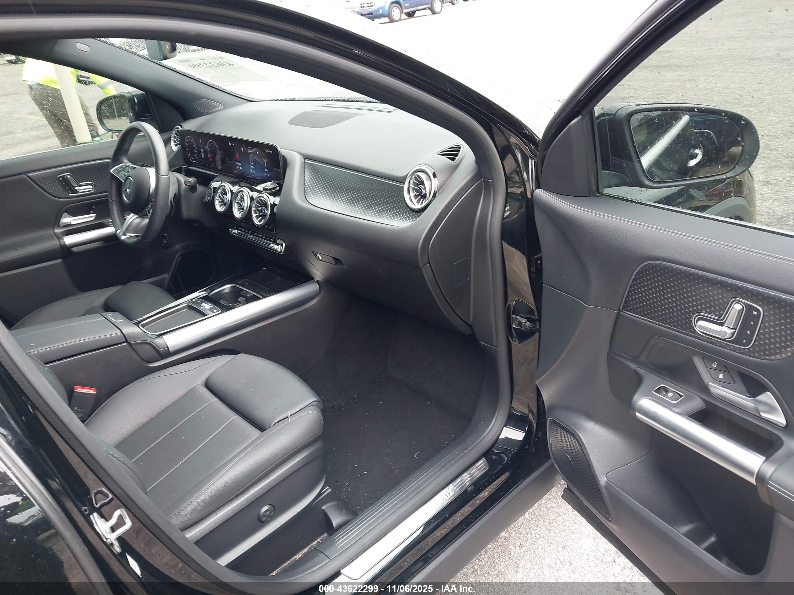 MERCEDES-BENZ GLA image 5