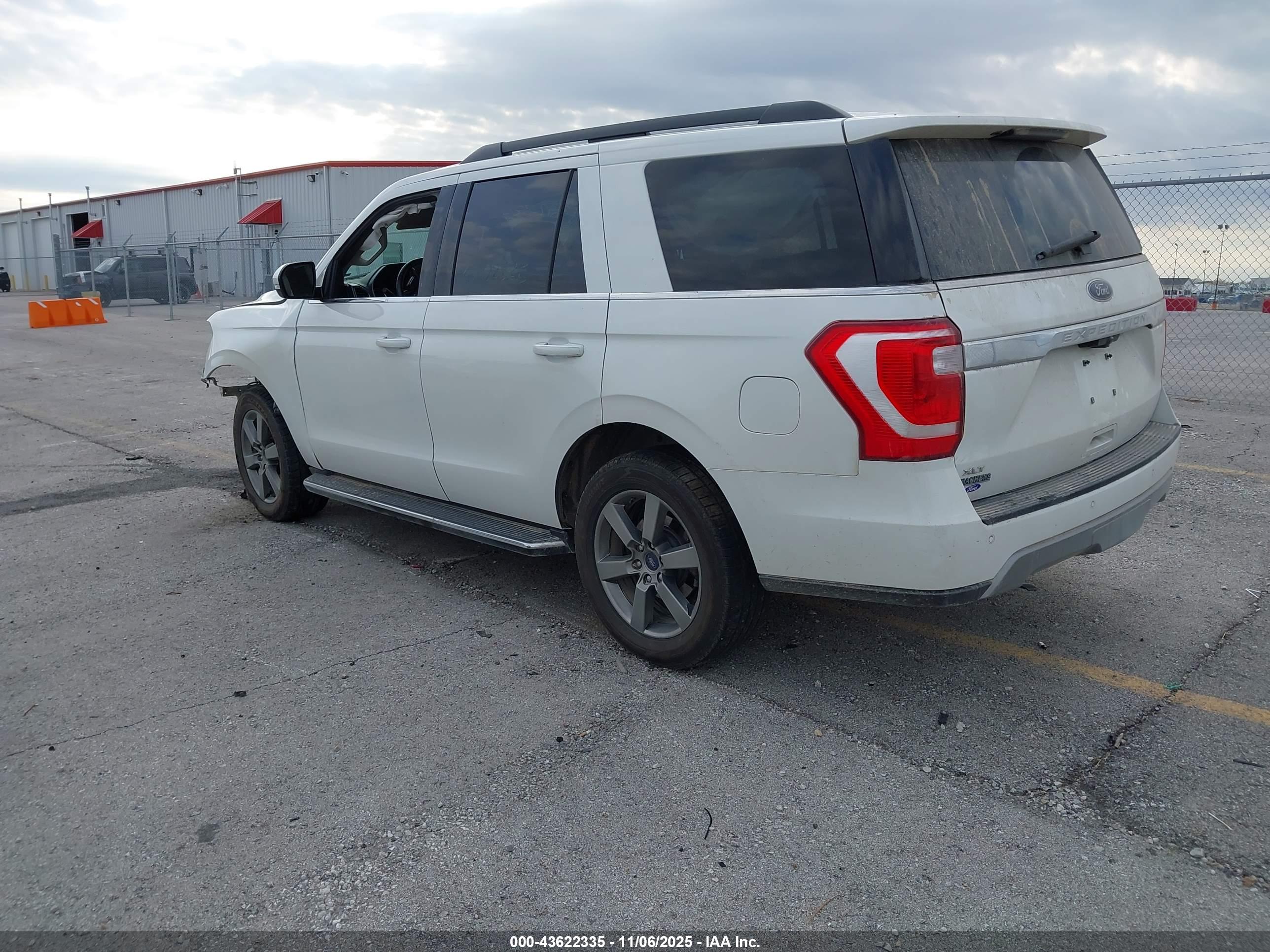 FORD EXPEDITION image 3