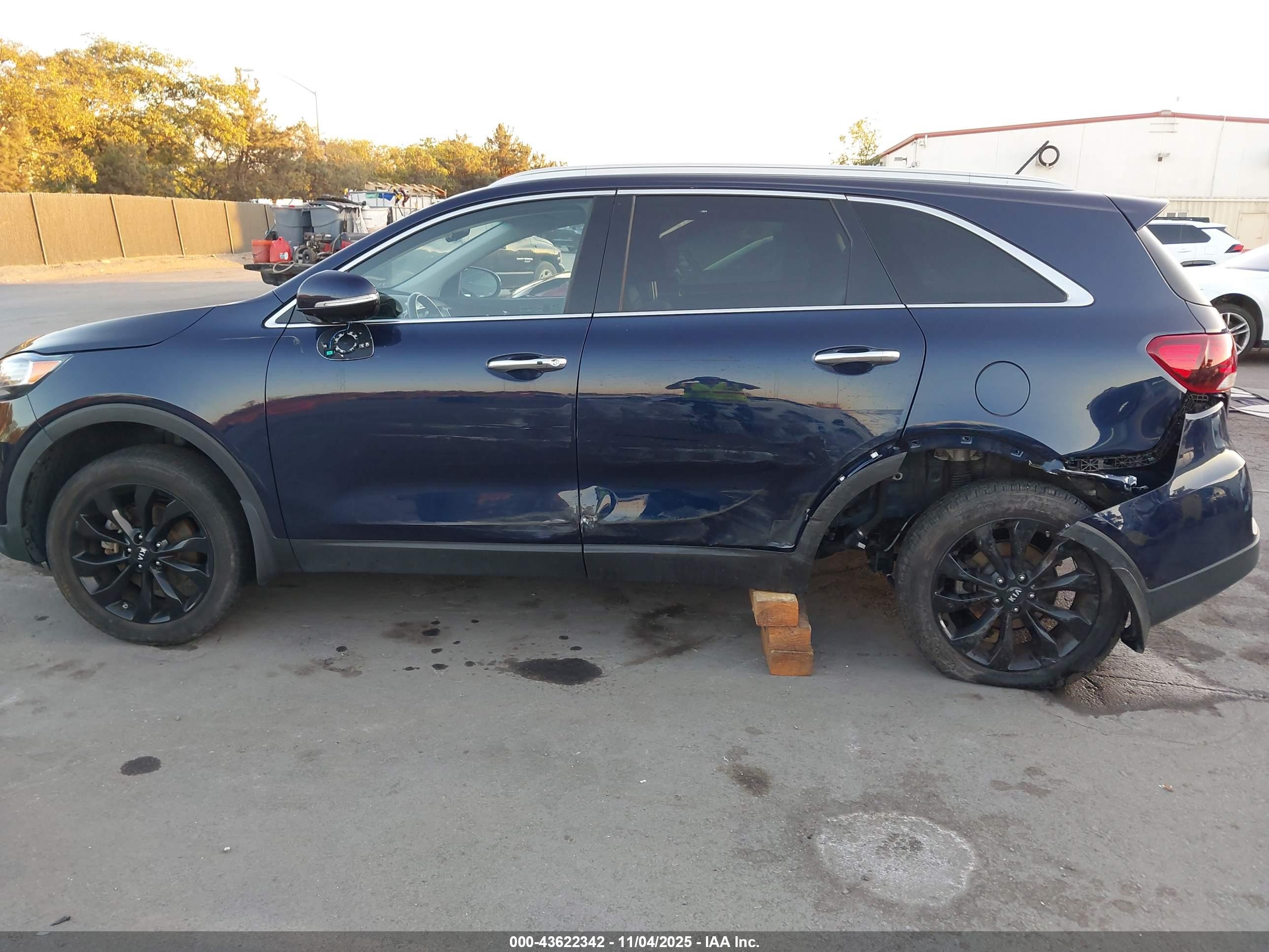 KIA SORENTO image 6