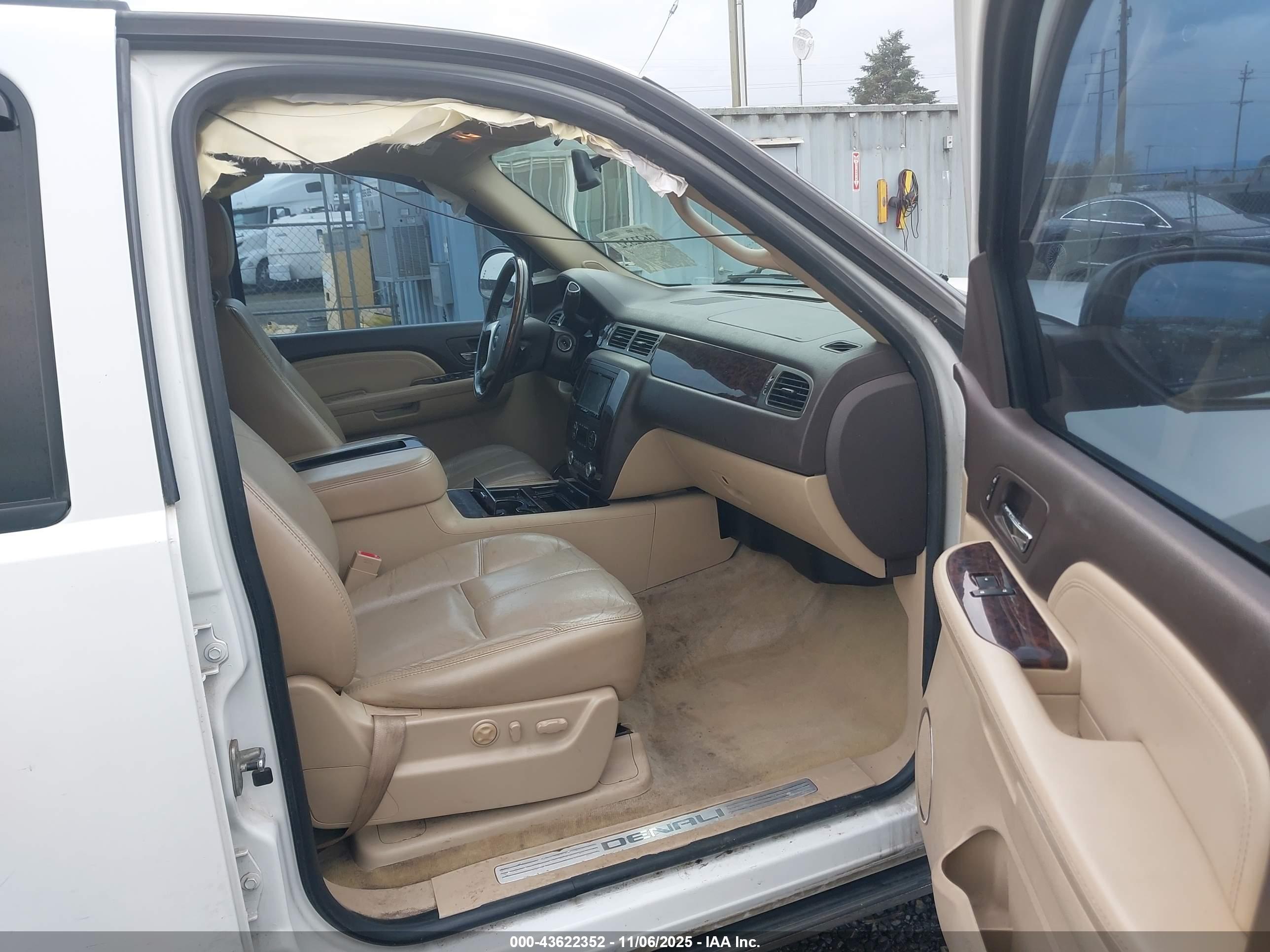 GMC YUKON image 5