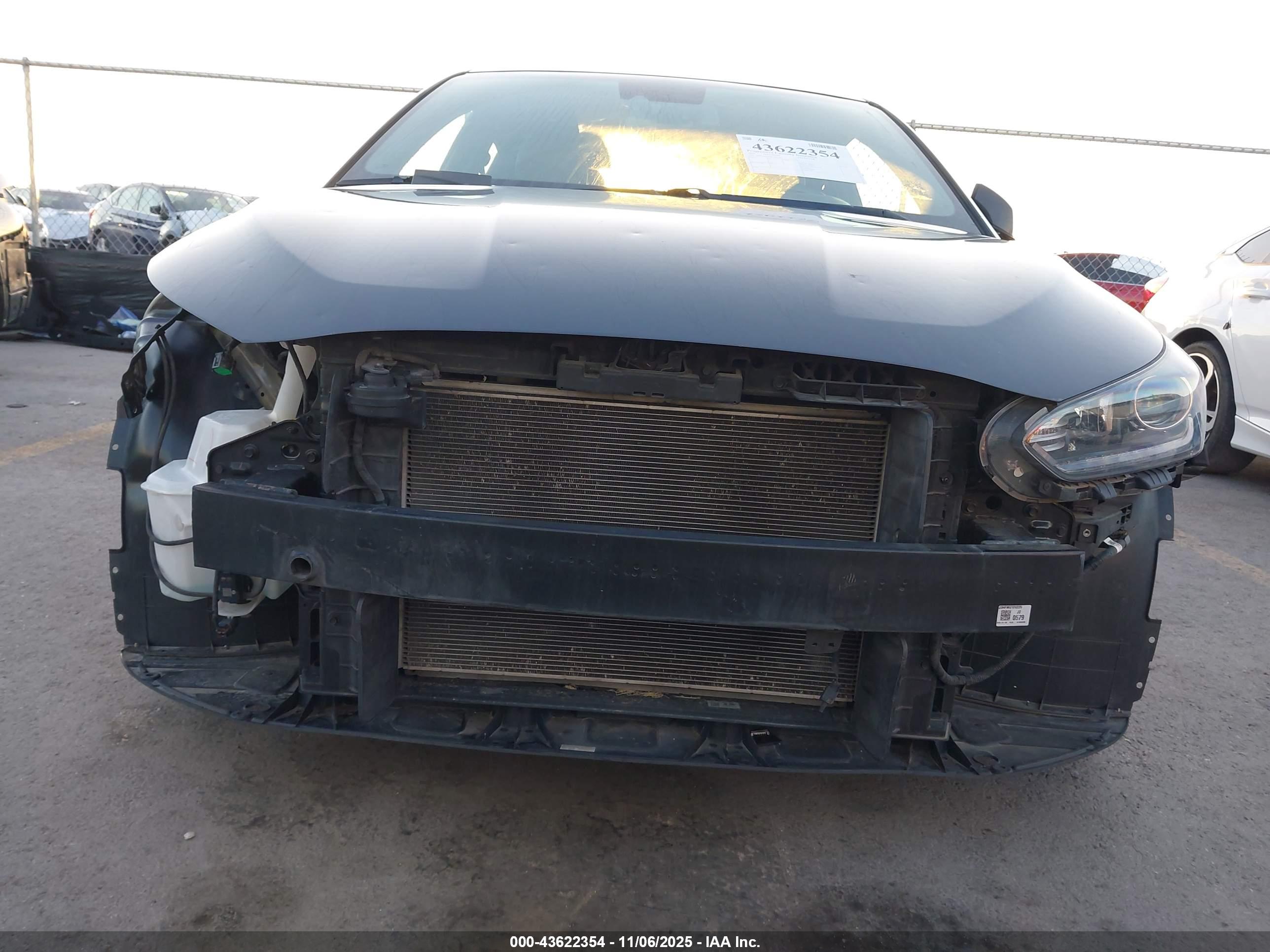 HYUNDAI VELOSTER image 6