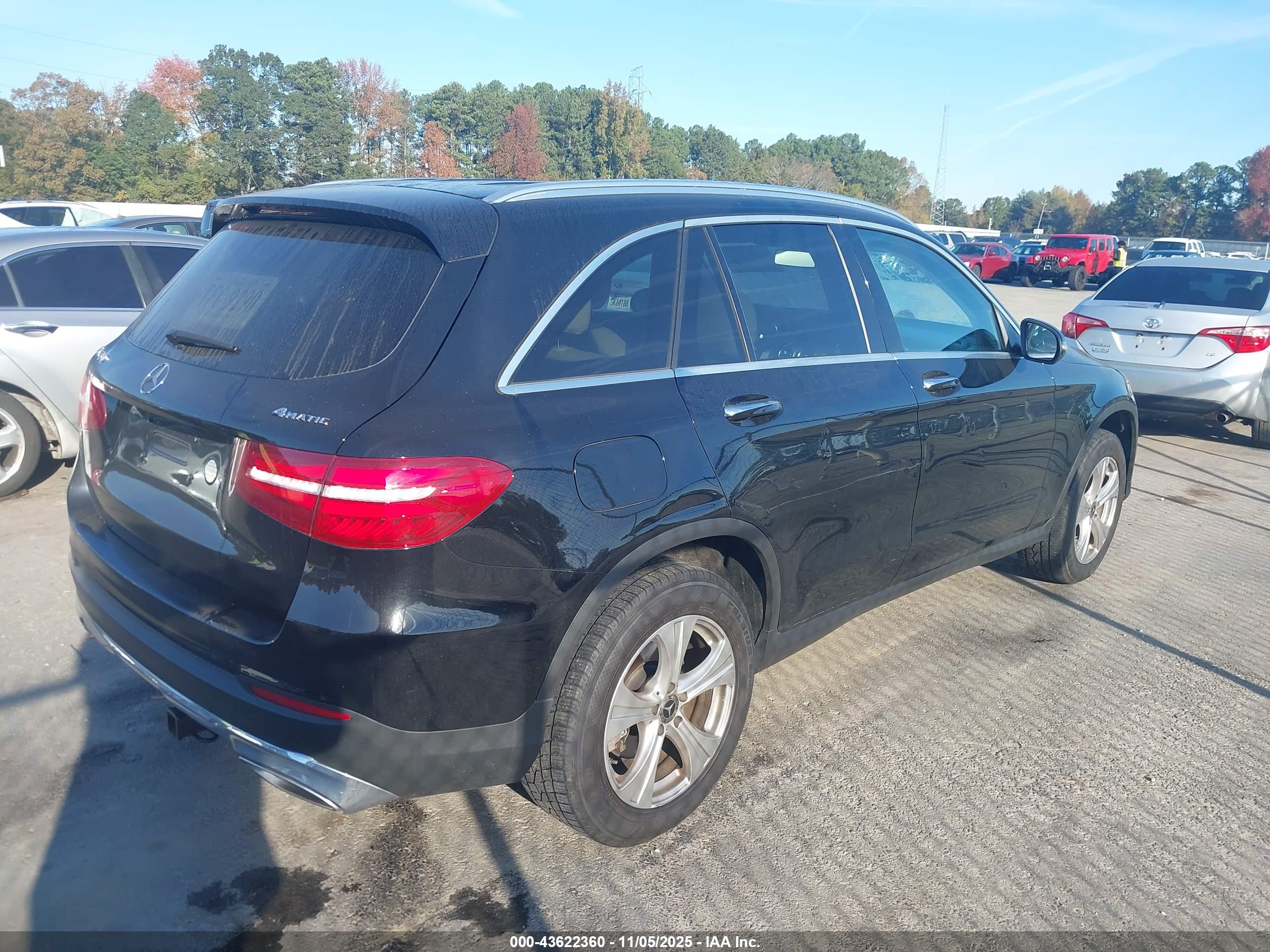 MERCEDES-BENZ GLC image 4