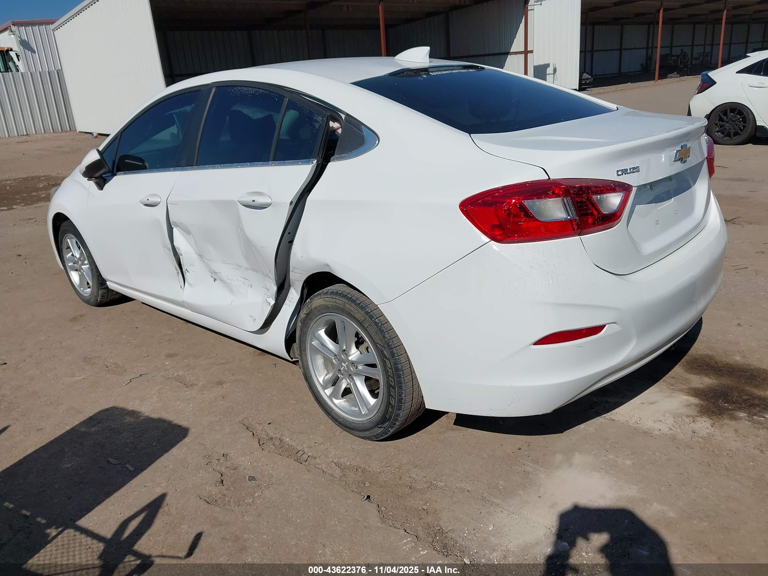 CHEVROLET CRUZE image 3