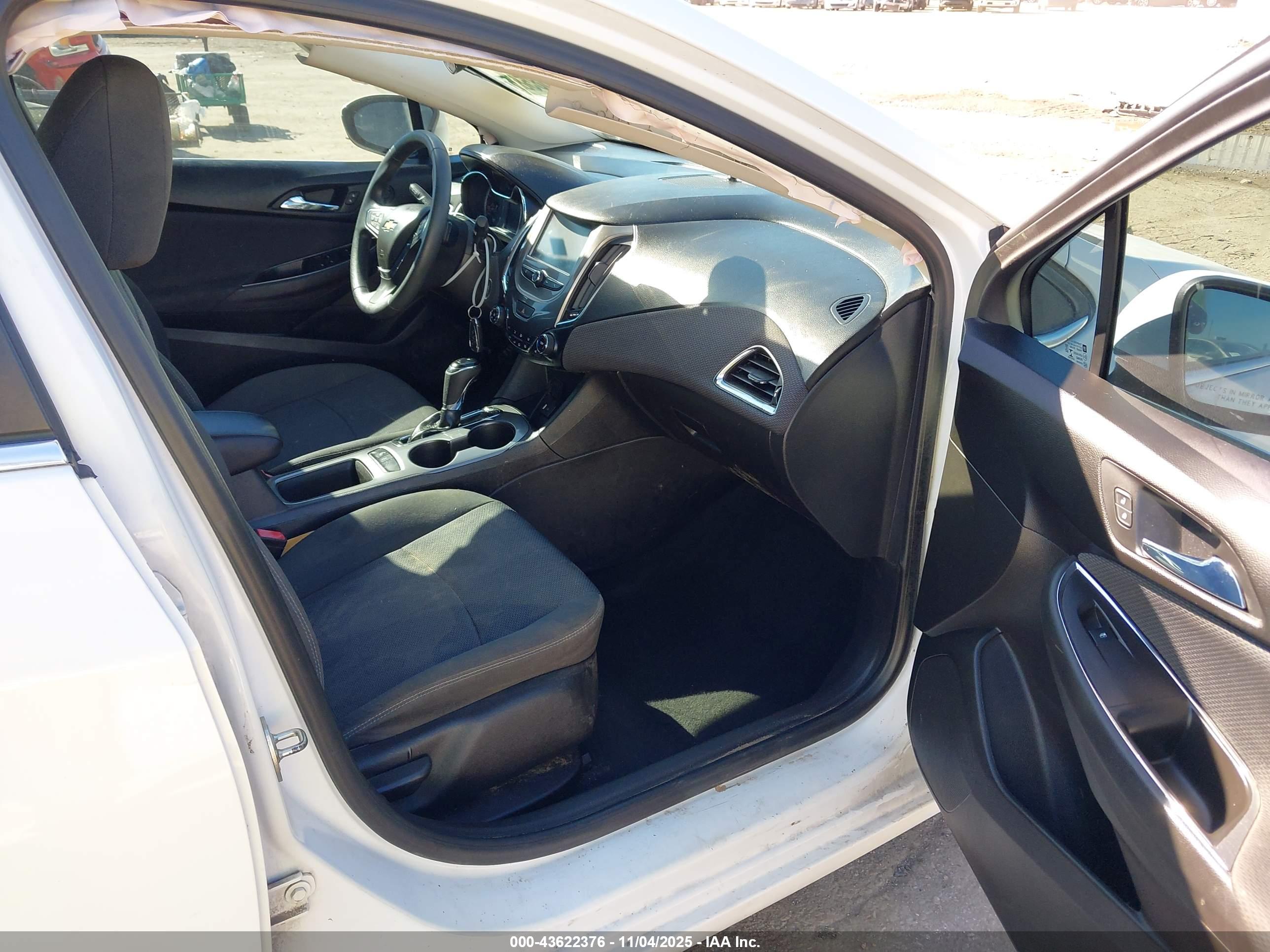 CHEVROLET CRUZE image 5