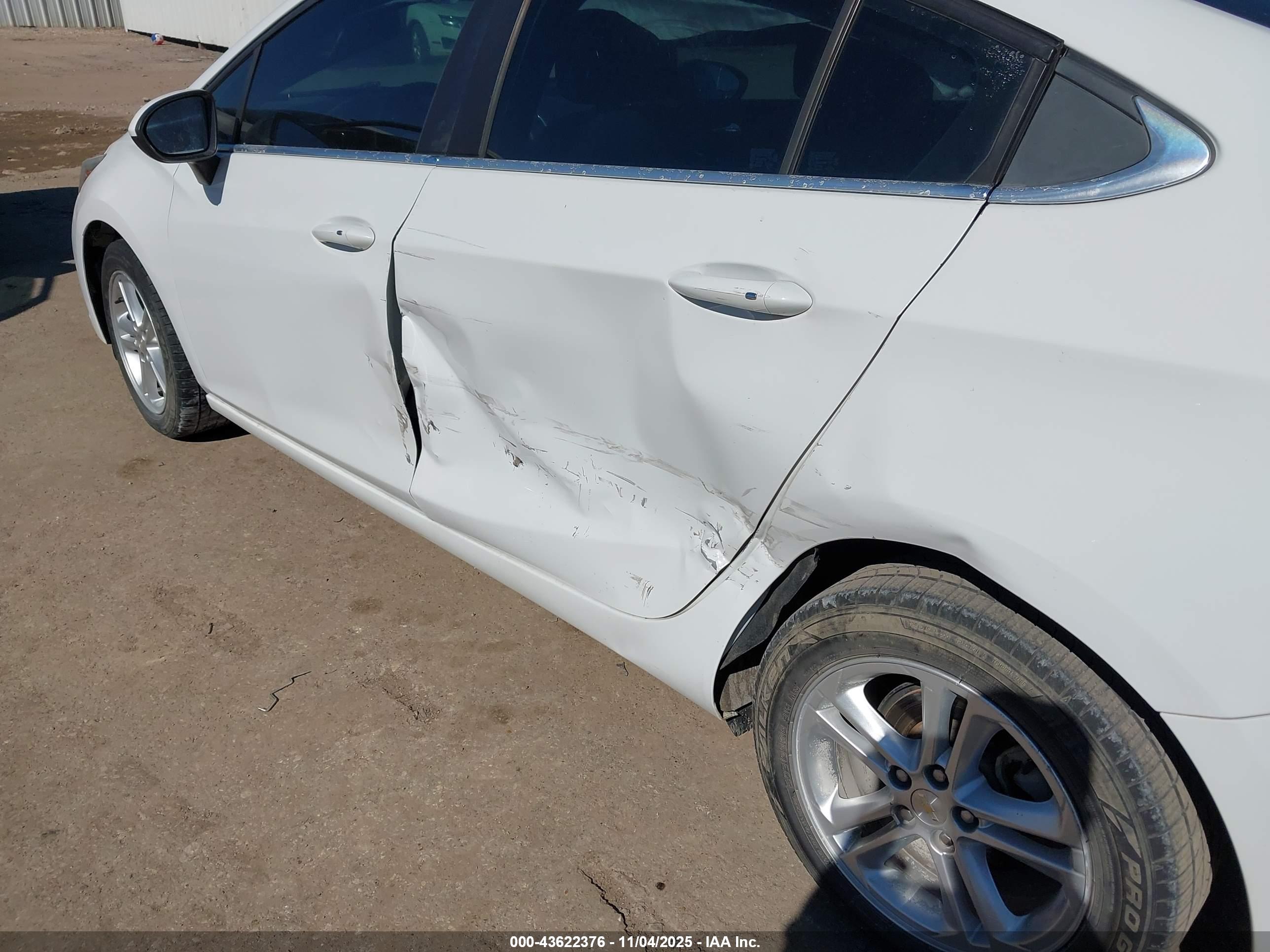 CHEVROLET CRUZE image 6