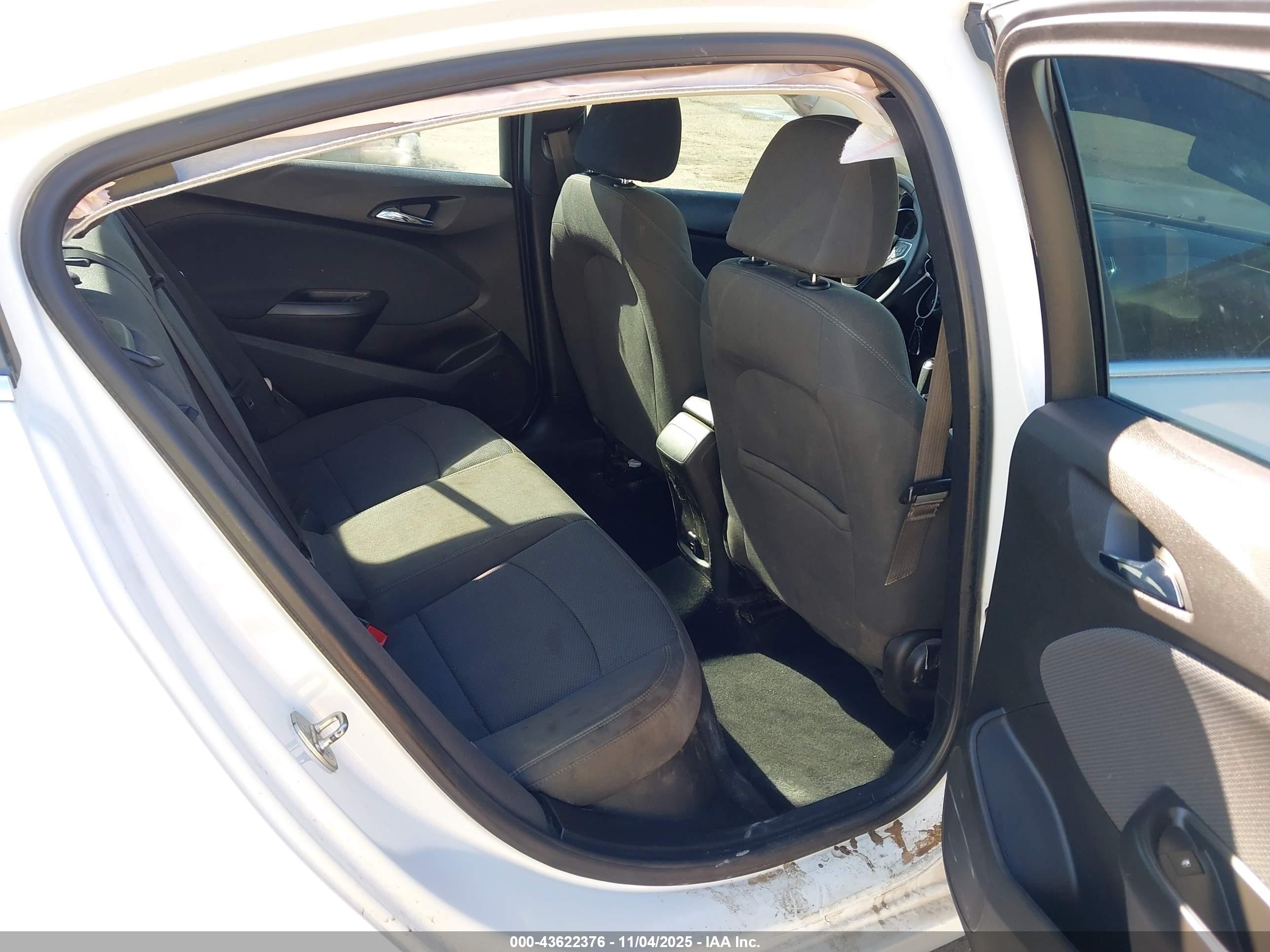 CHEVROLET CRUZE image 8