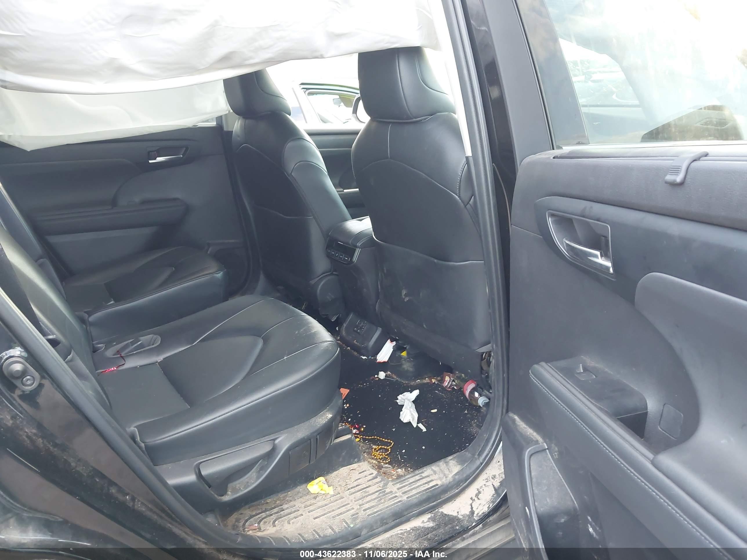 TOYOTA HIGHLANDER image 8