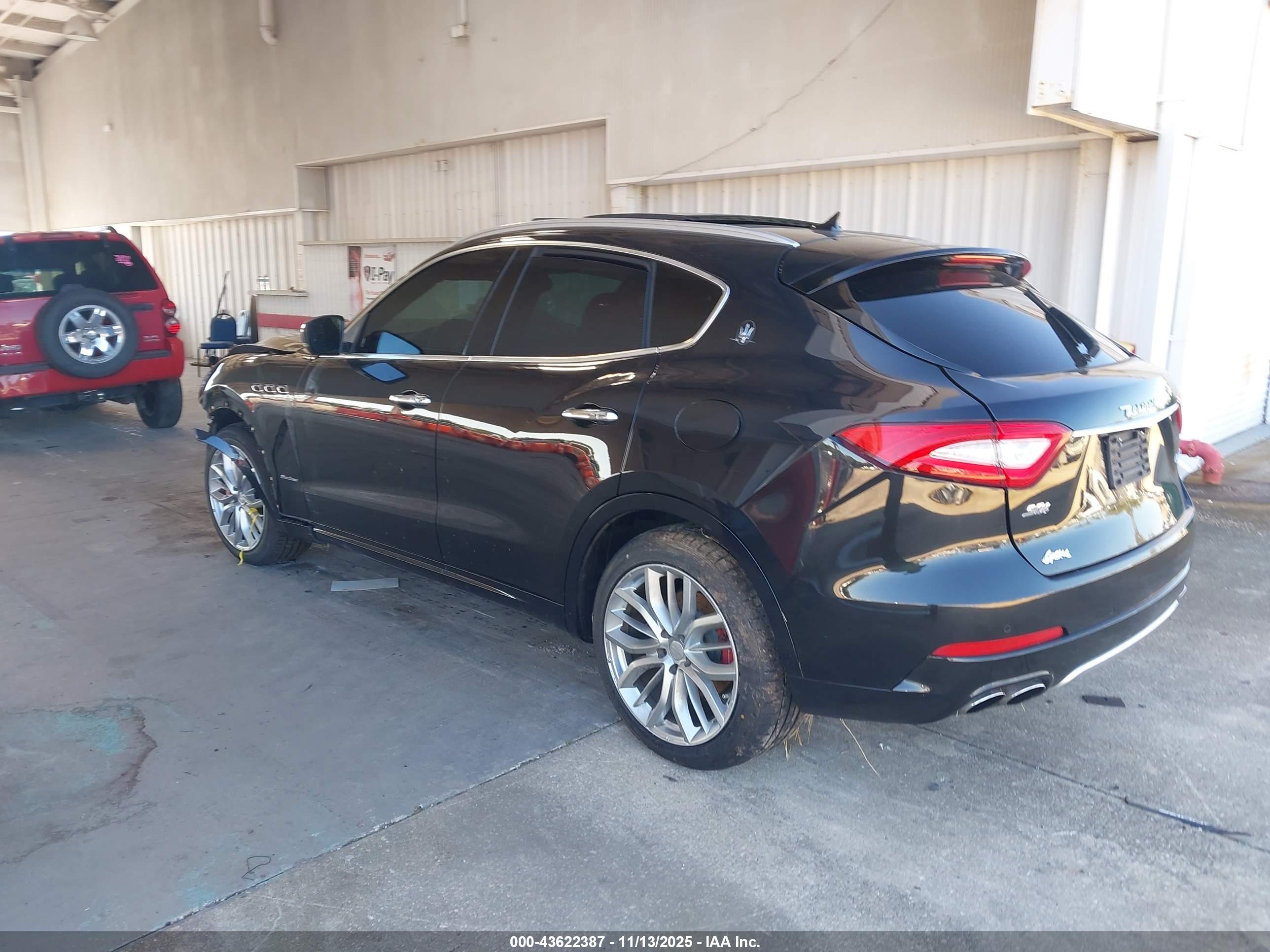 MASERATI LEVANTE image 3