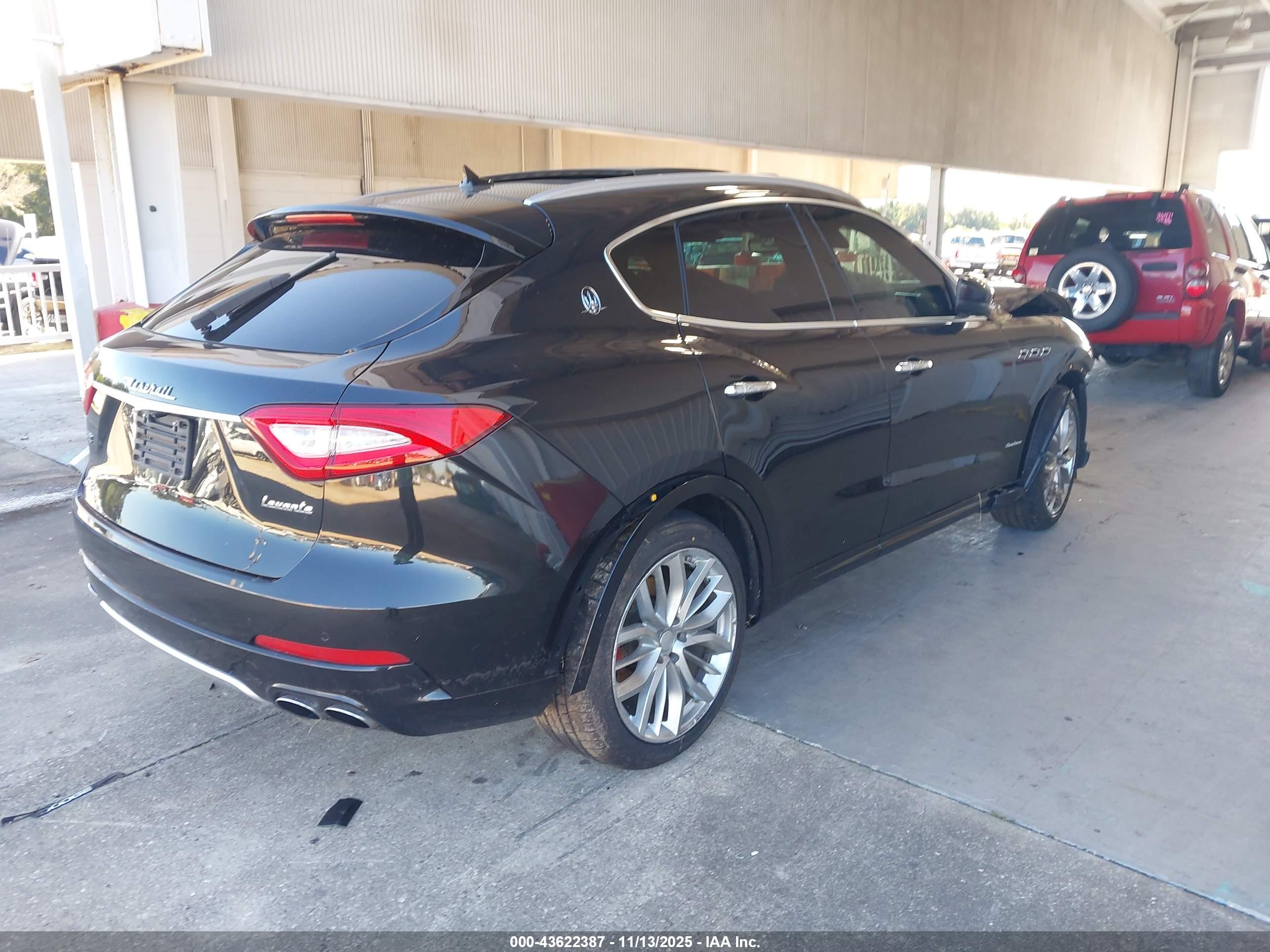 MASERATI LEVANTE image 4