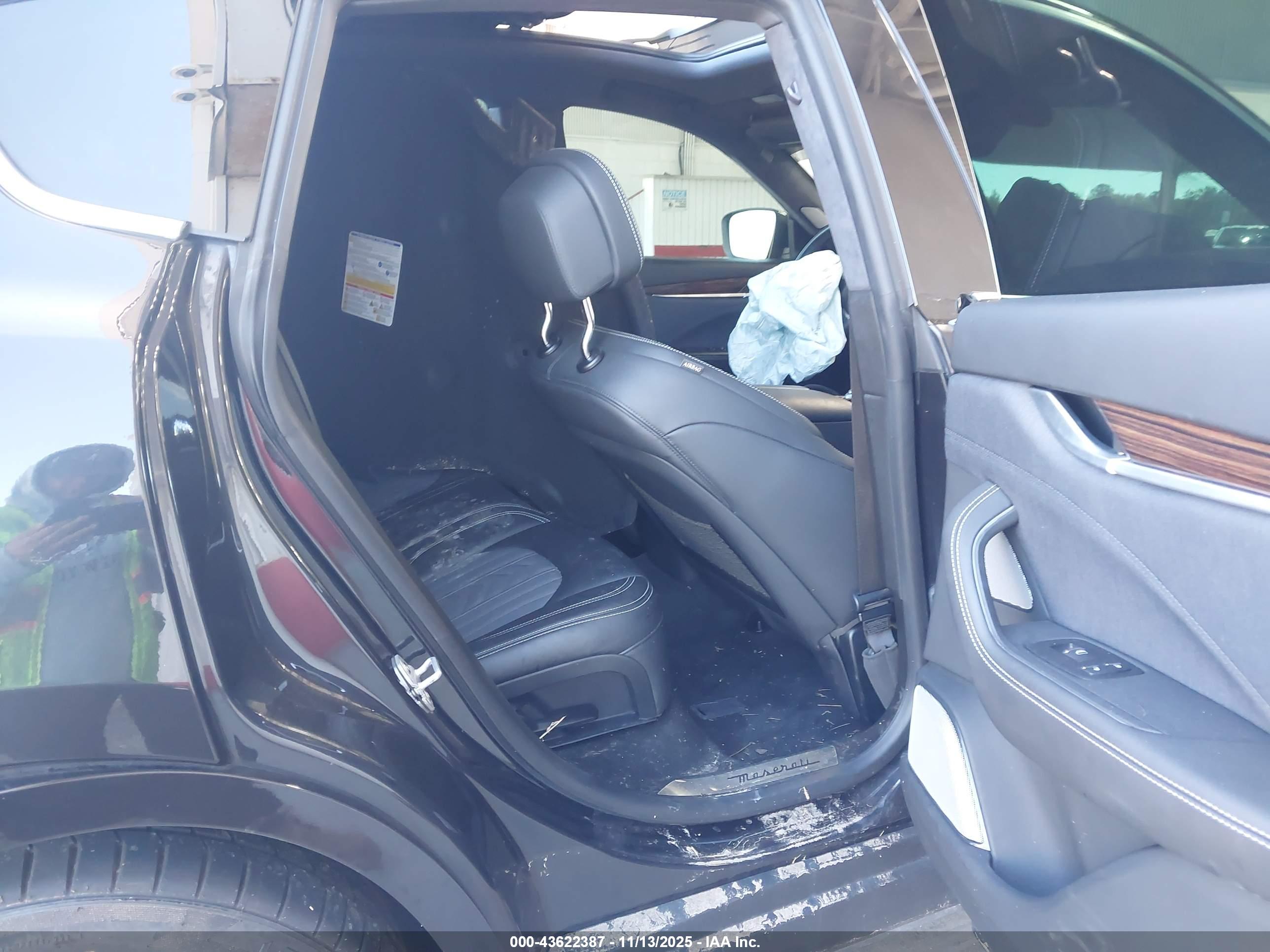 MASERATI LEVANTE image 8