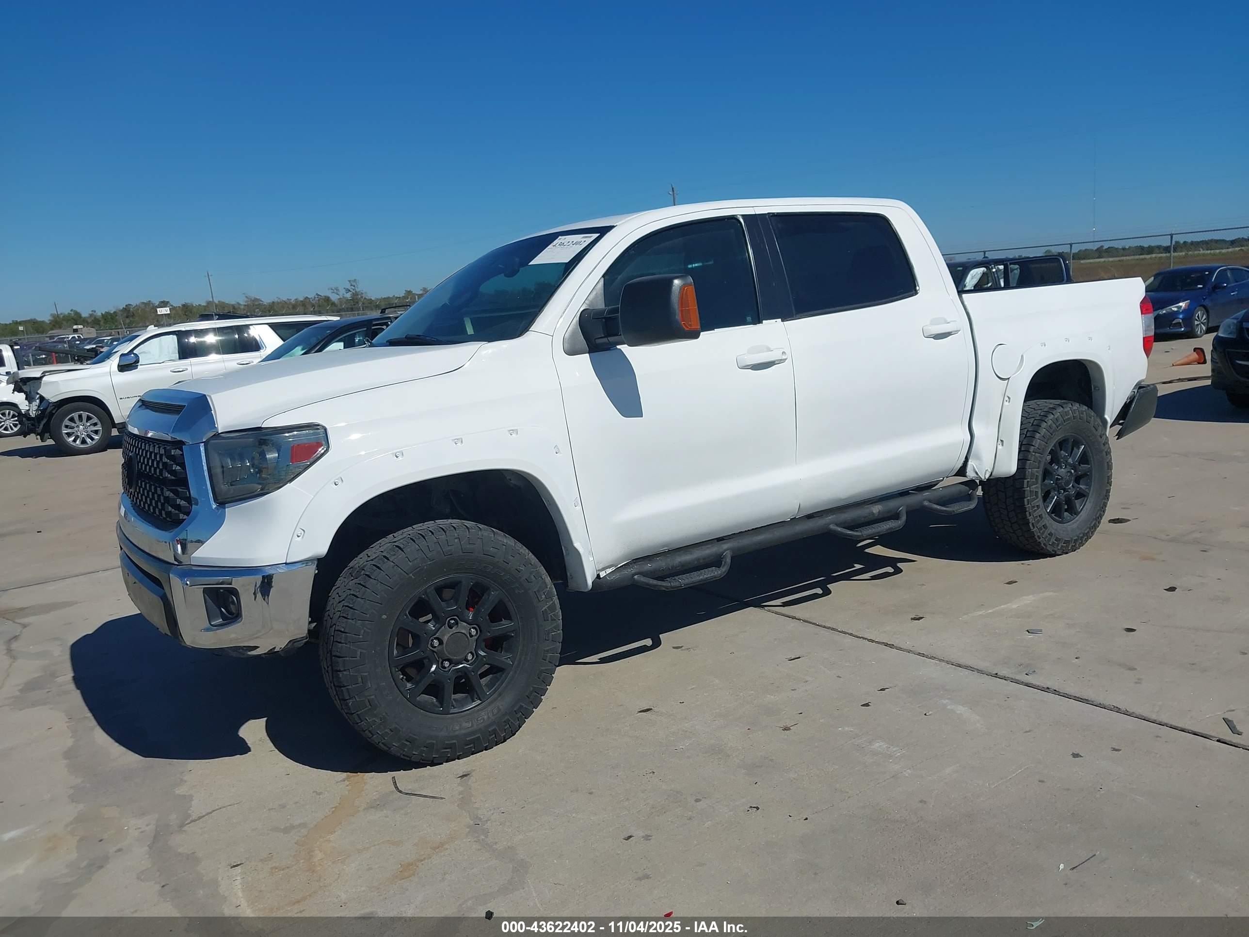 TOYOTA TUNDRA image 2