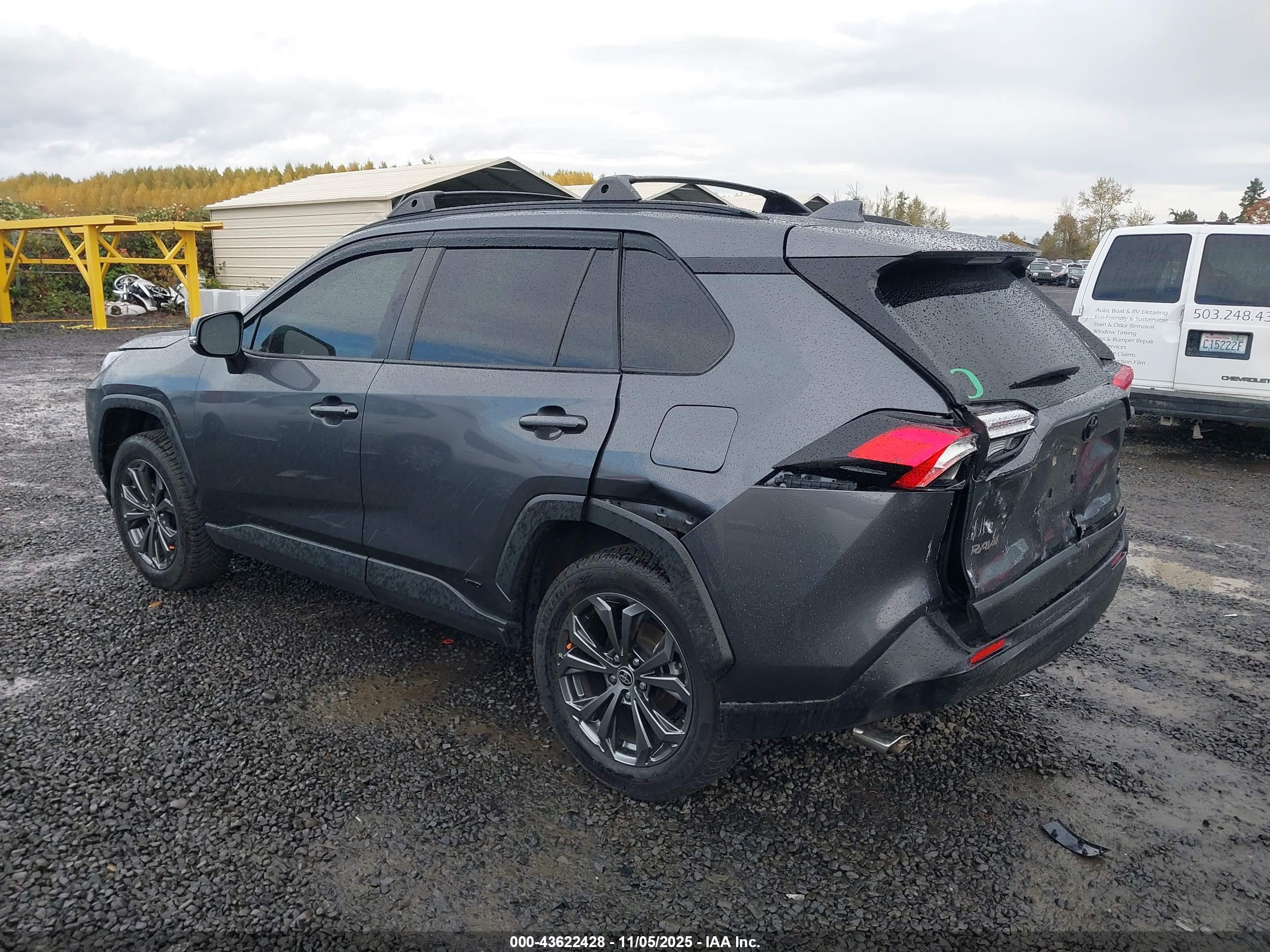 TOYOTA RAV4 image 3