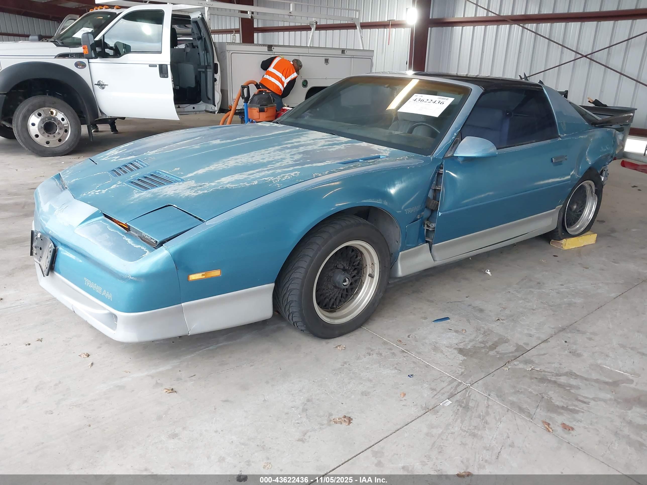 PONTIAC FIREBIRD image 2