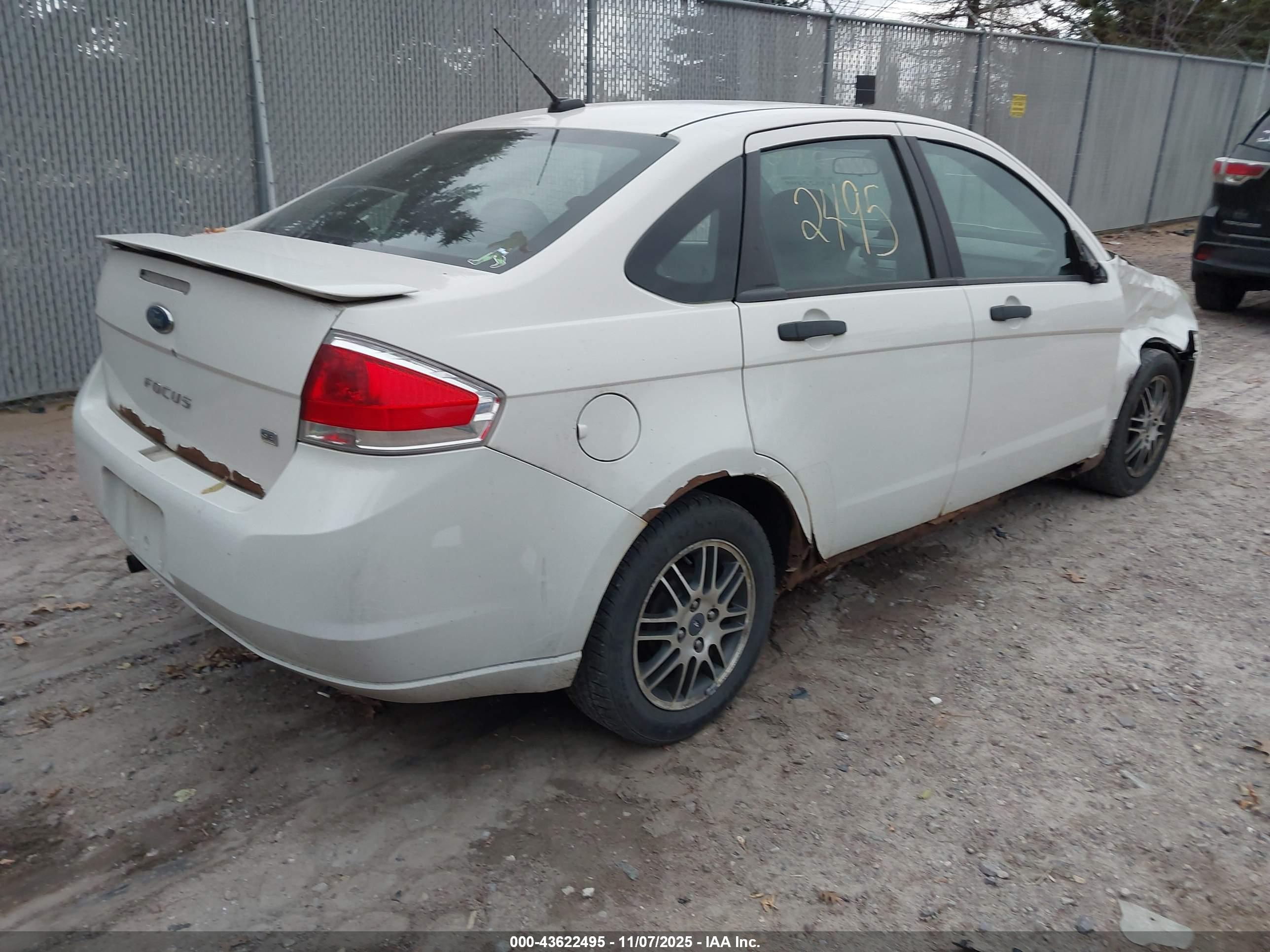 FORD FOCUS image 4