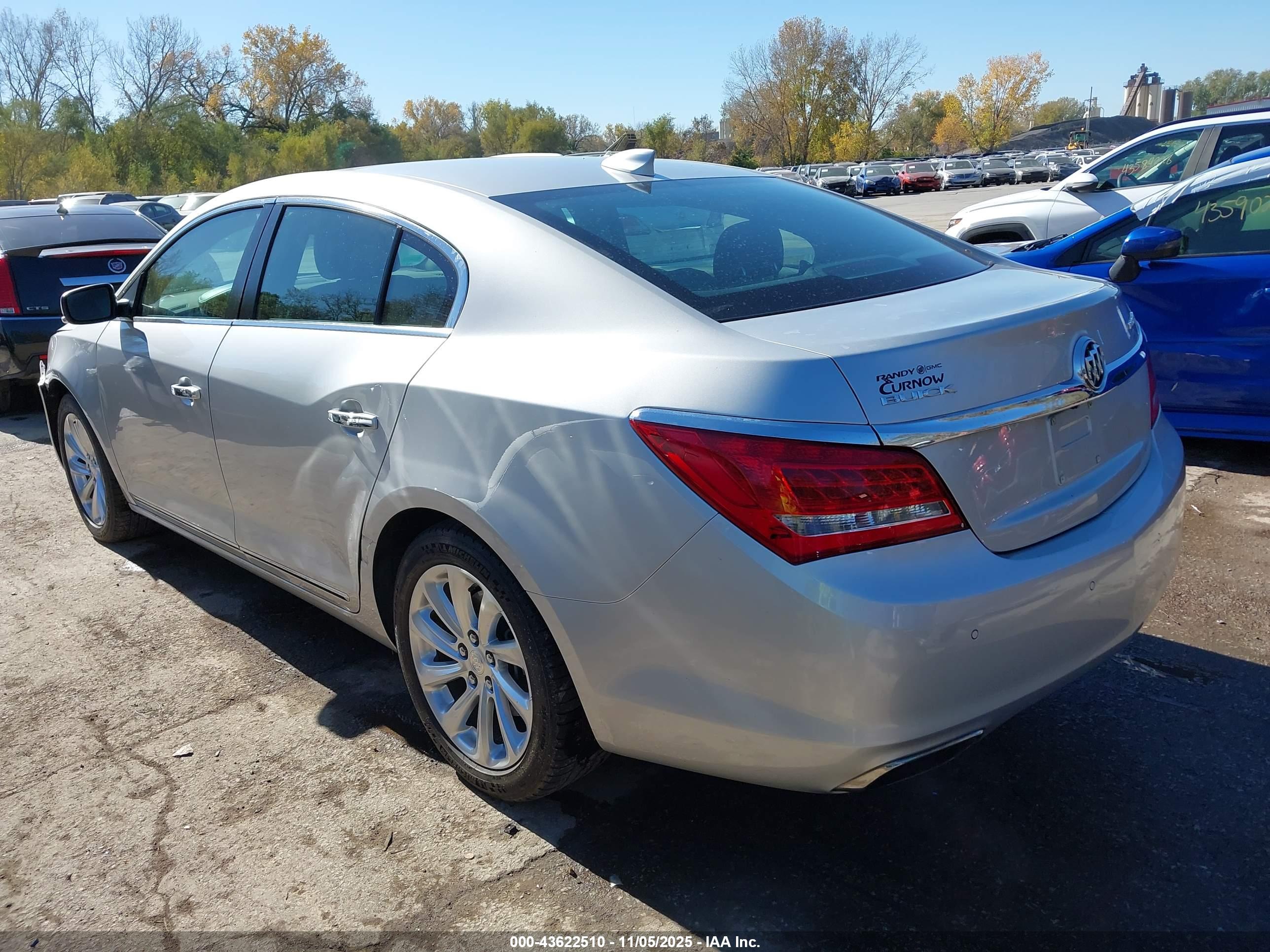 BUICK LACROSSE image 3