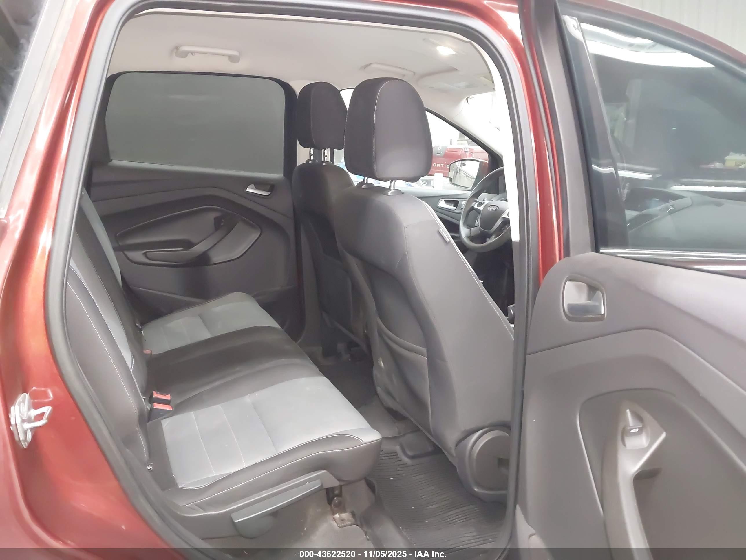 FORD ESCAPE image 8