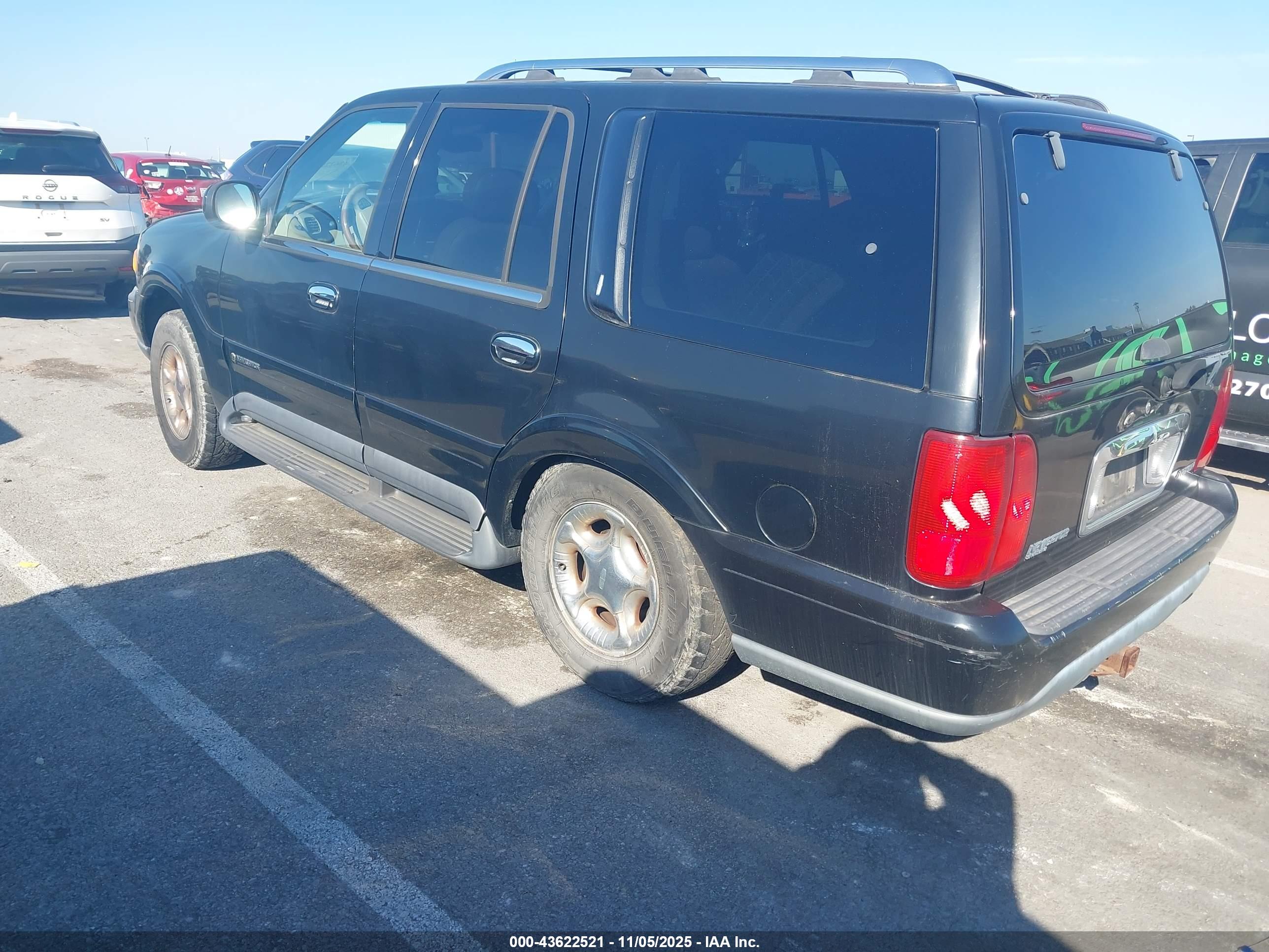 LINCOLN NAVIGATOR image 3
