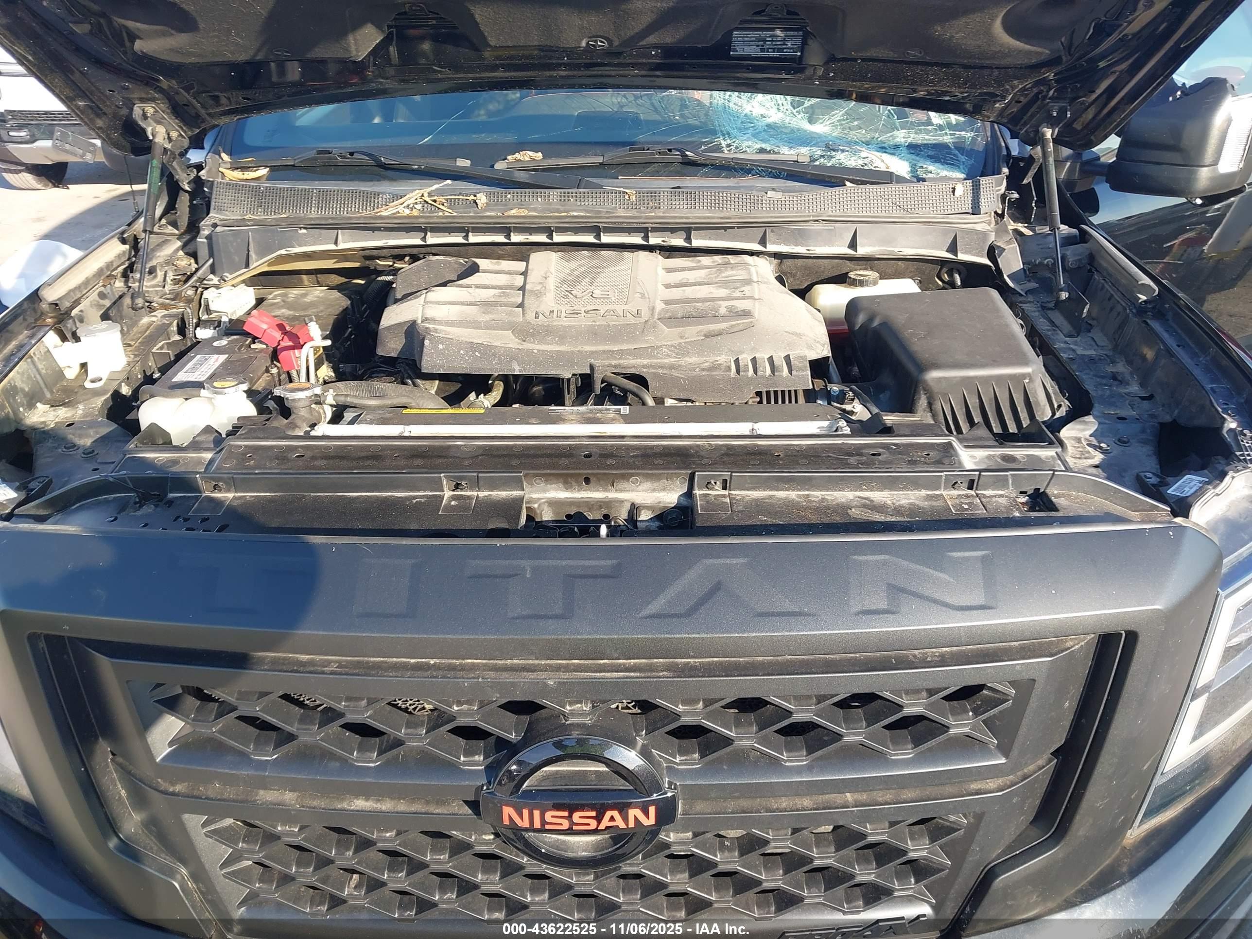 NISSAN TITAN image 10