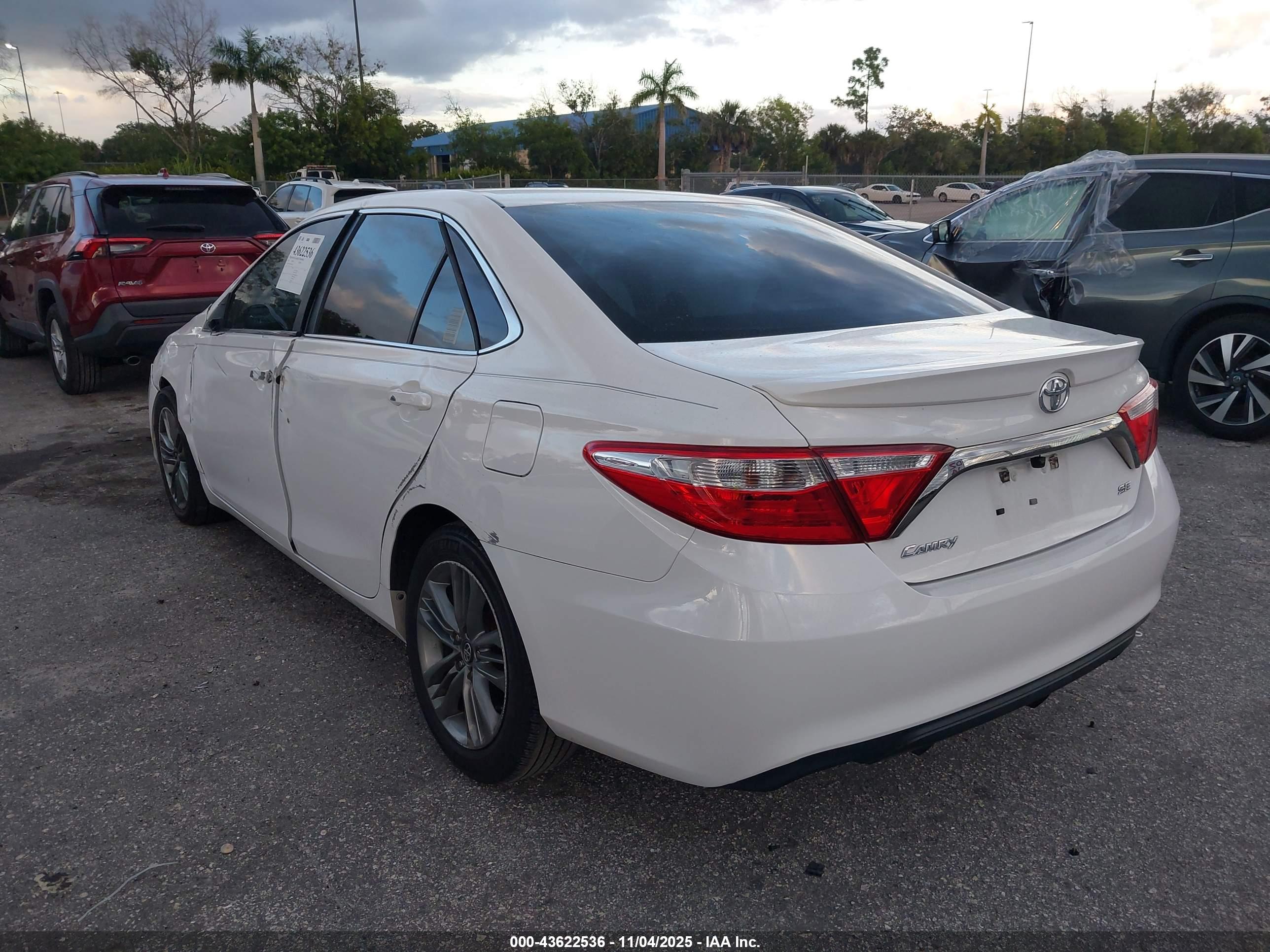 TOYOTA CAMRY image 3