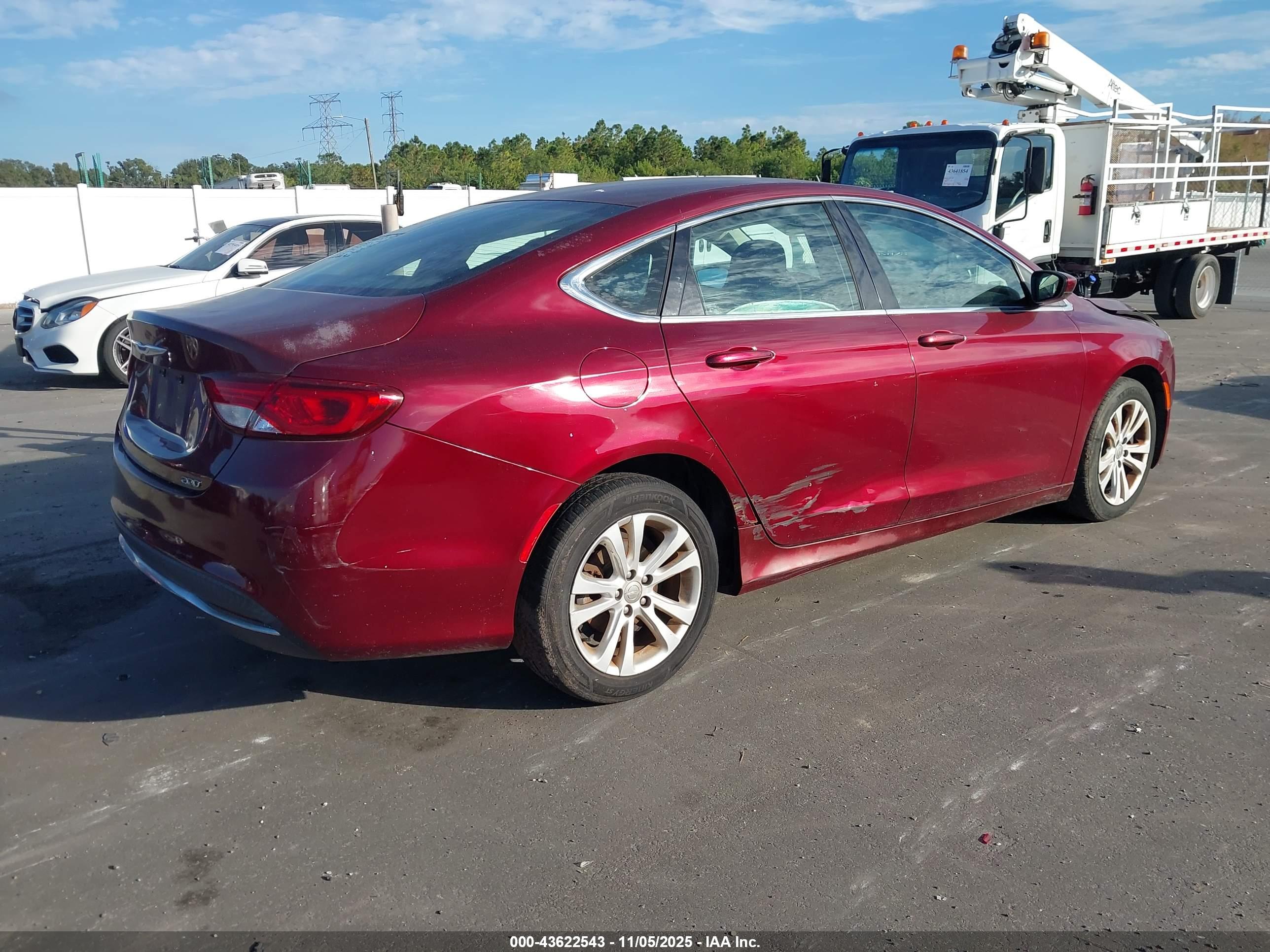 CHRYSLER 200 image 4