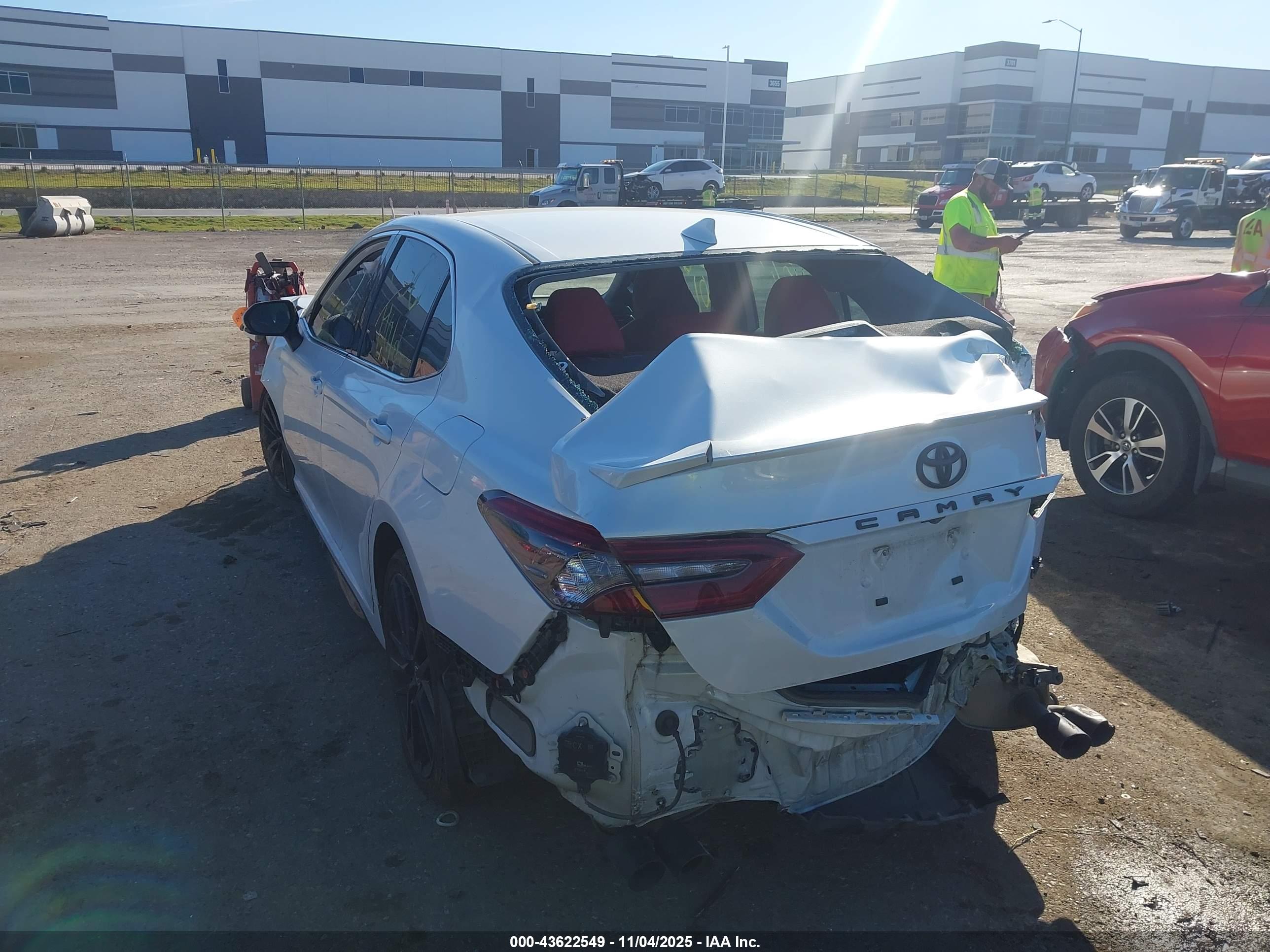 TOYOTA CAMRY image 3