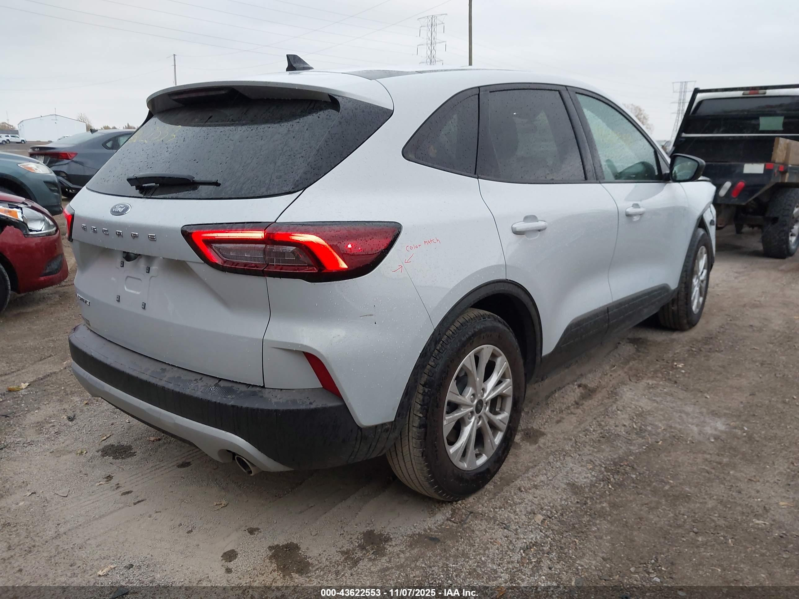 FORD ESCAPE image 4