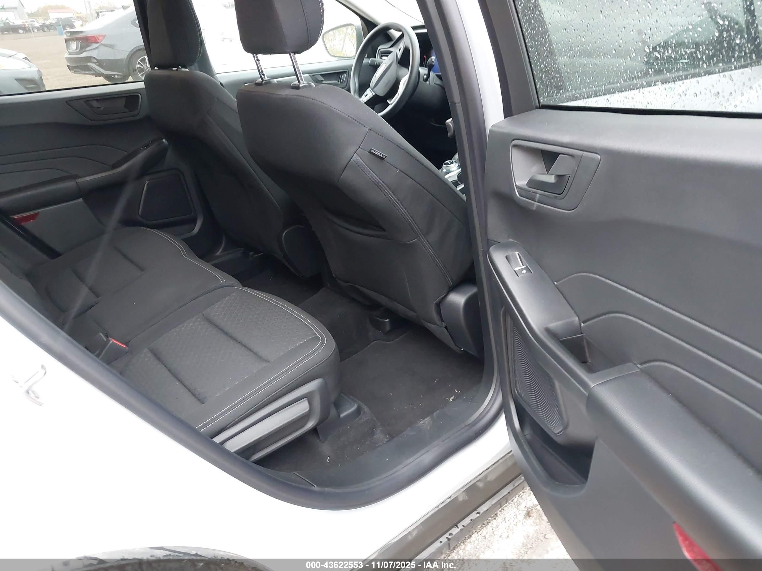 FORD ESCAPE image 8