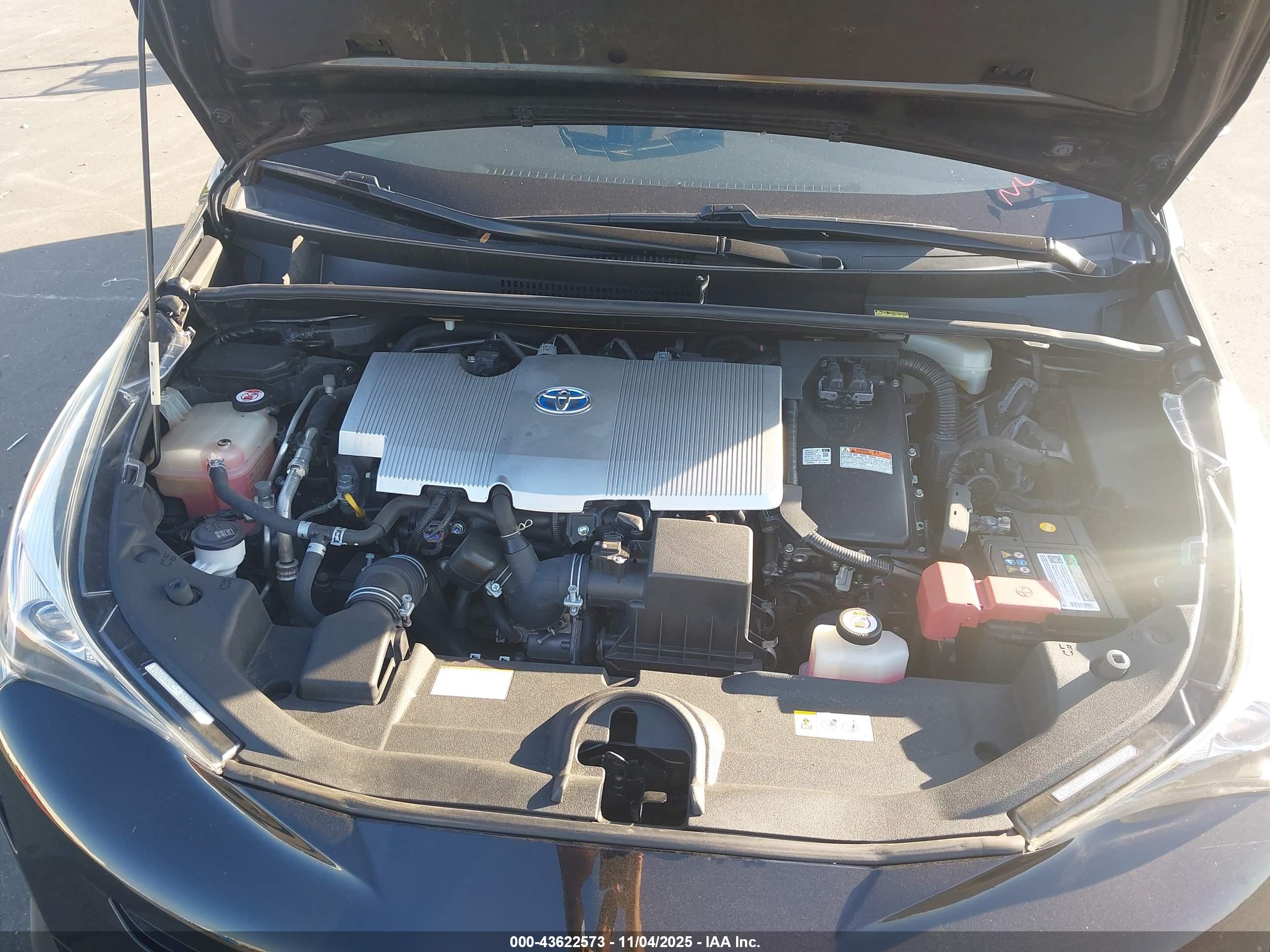 TOYOTA PRIUS image 10