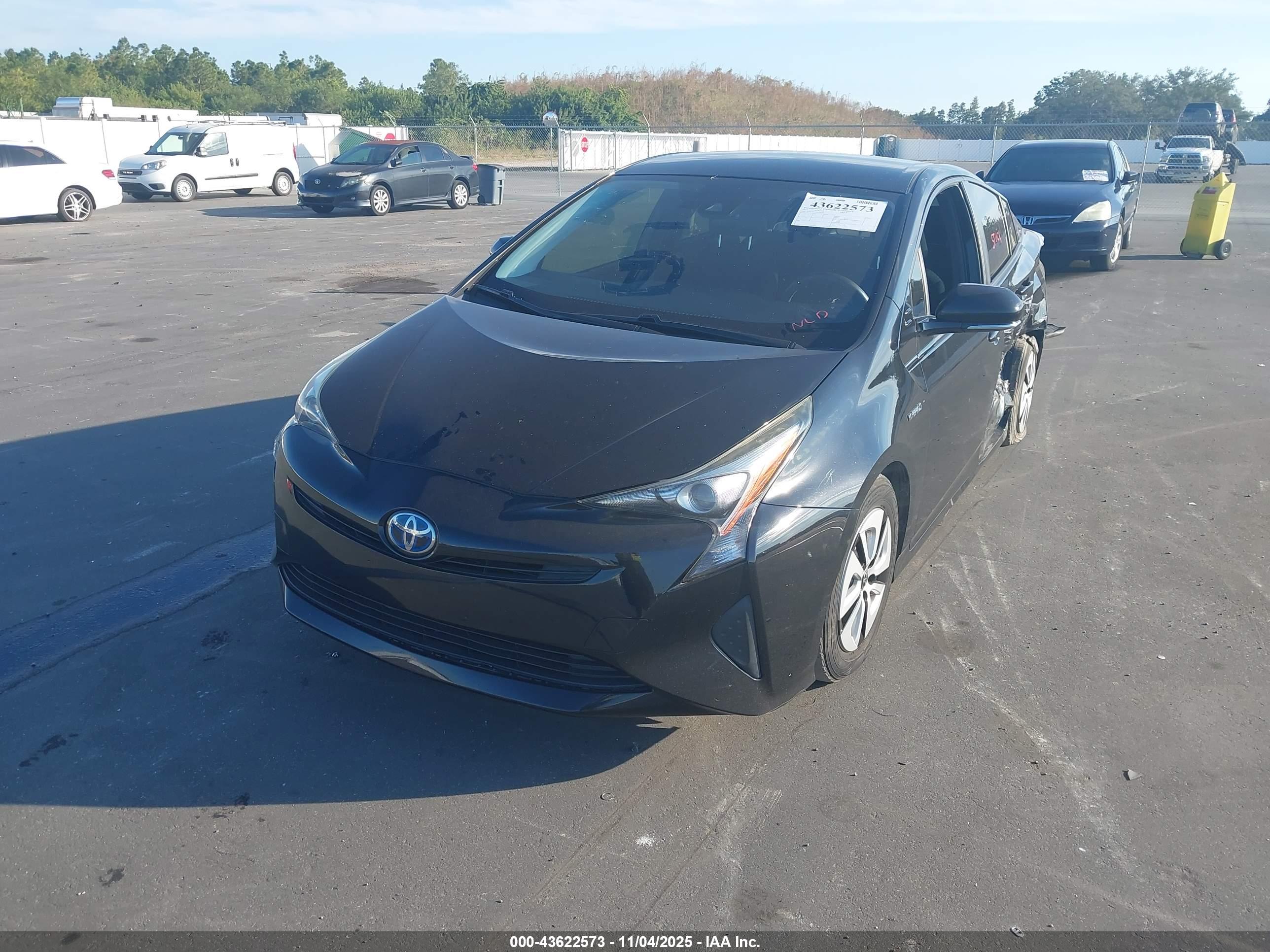 TOYOTA PRIUS image 2