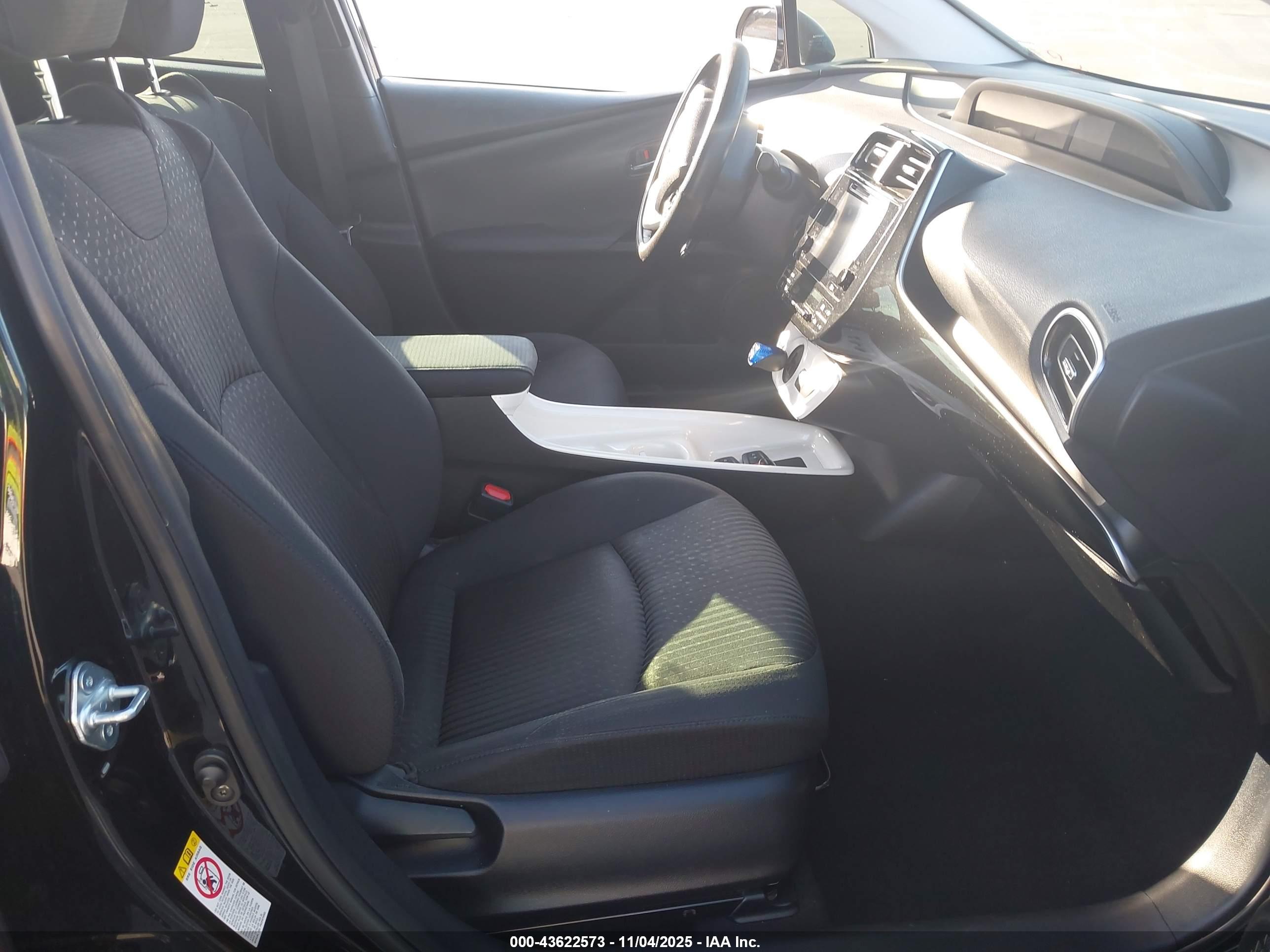 TOYOTA PRIUS image 5