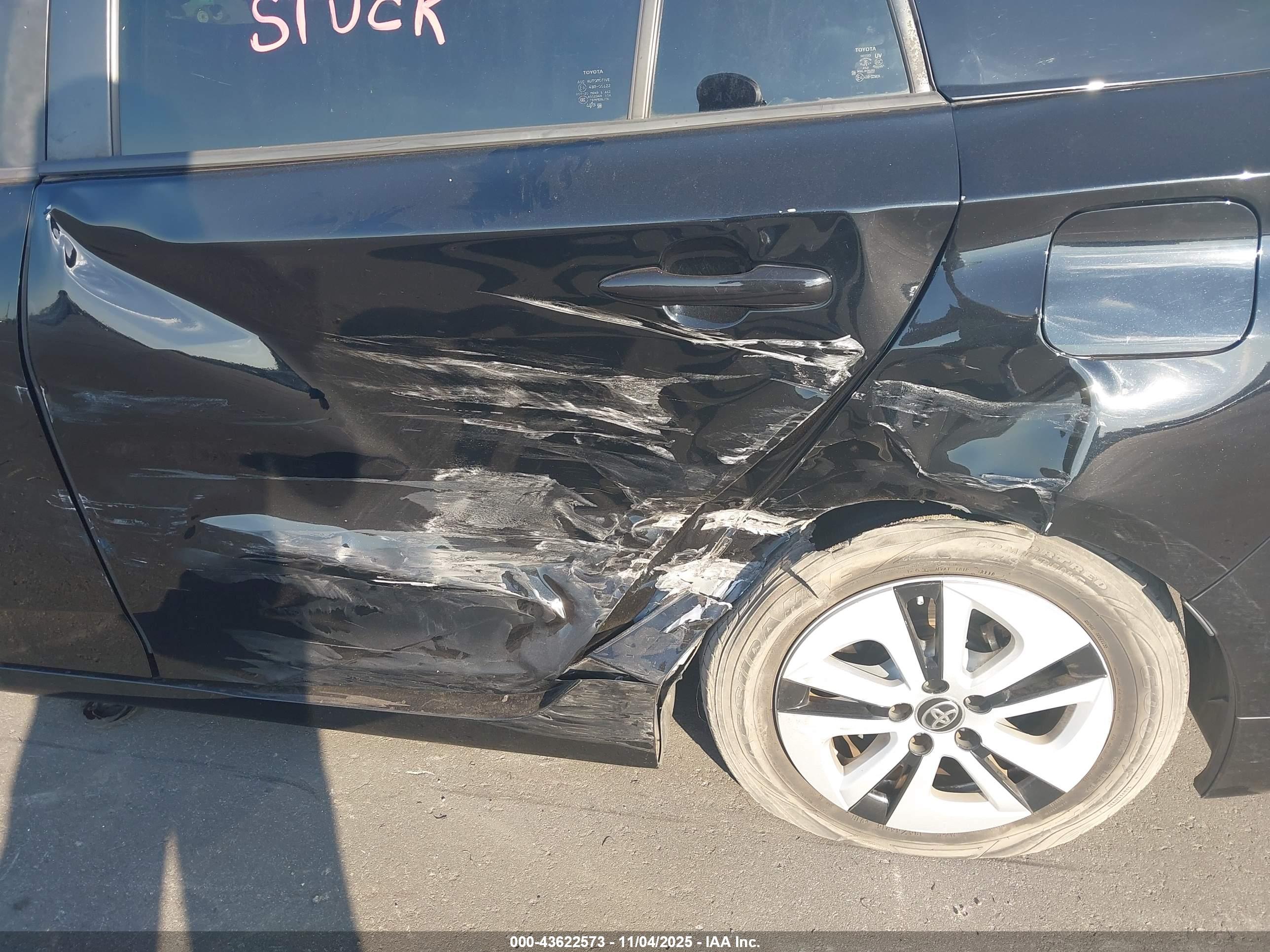 TOYOTA PRIUS image 6
