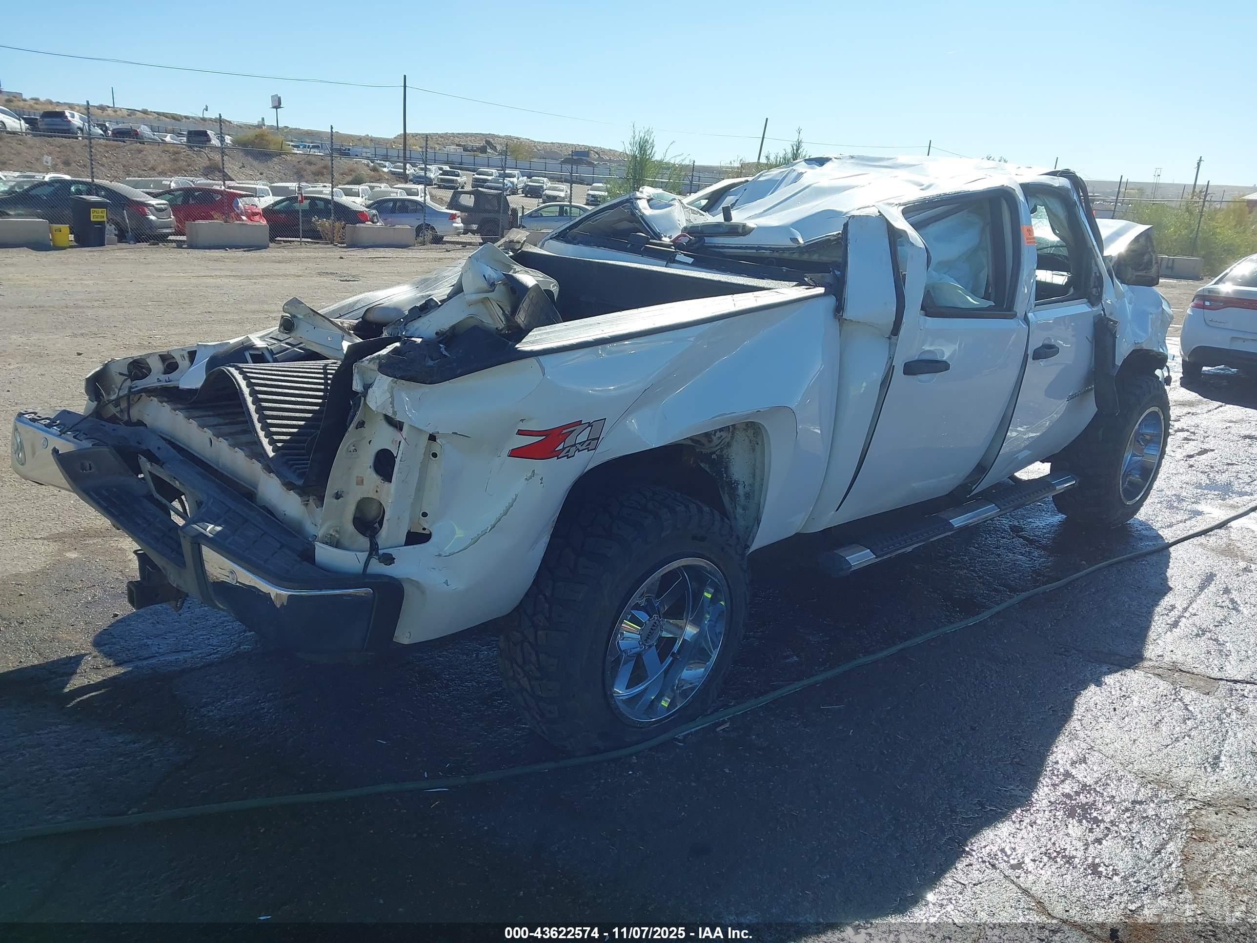 CHEVROLET SILVERADO image 4